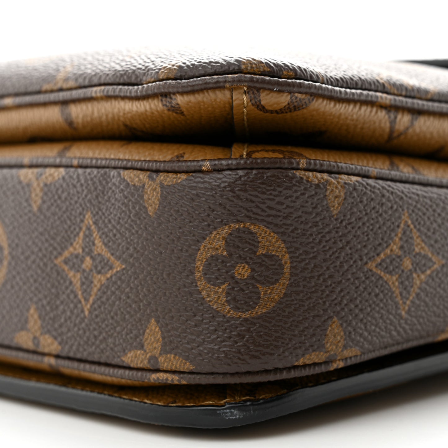 Reverse Monogram Pochette Metis