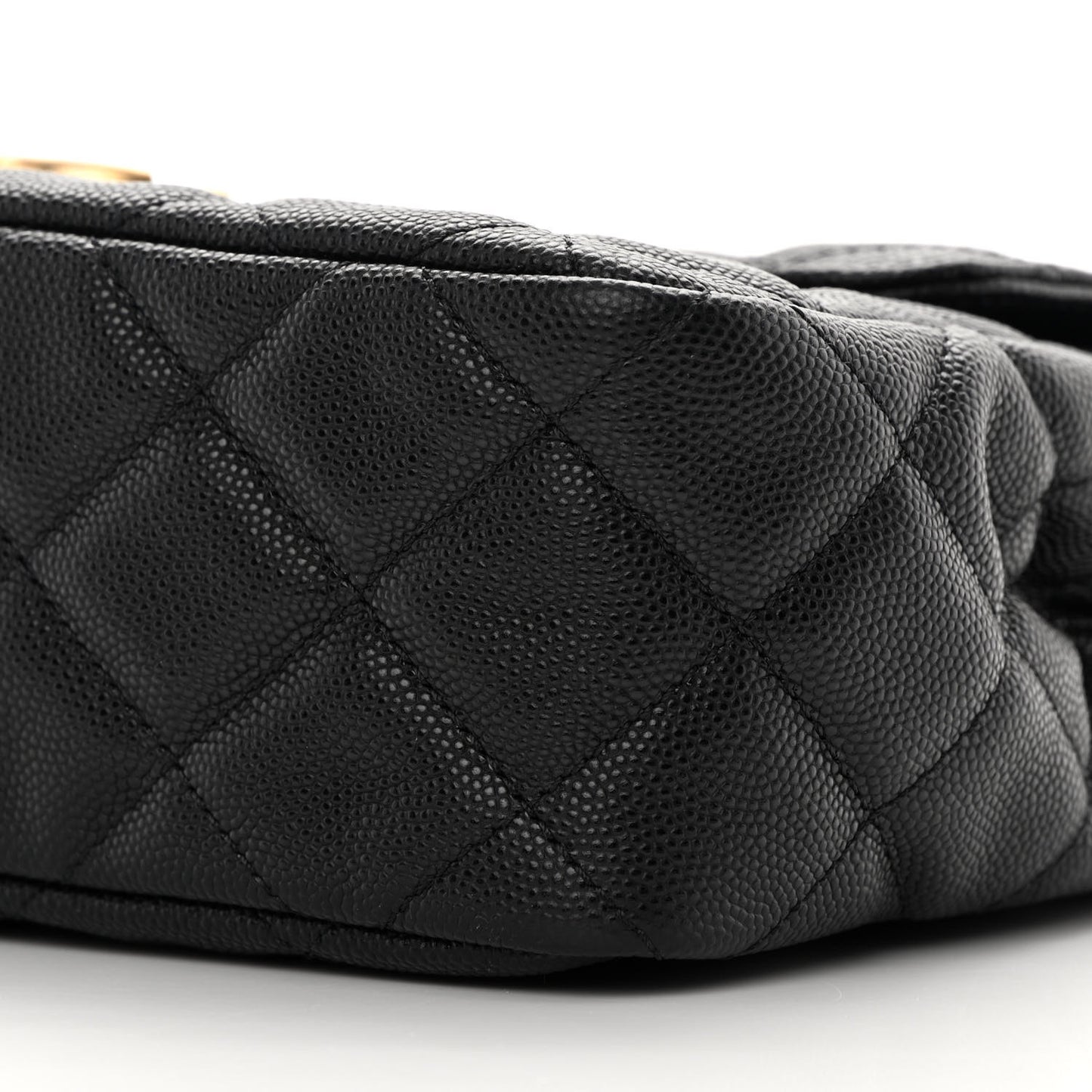 Caviar Quilted Wavy CC Hobo Black