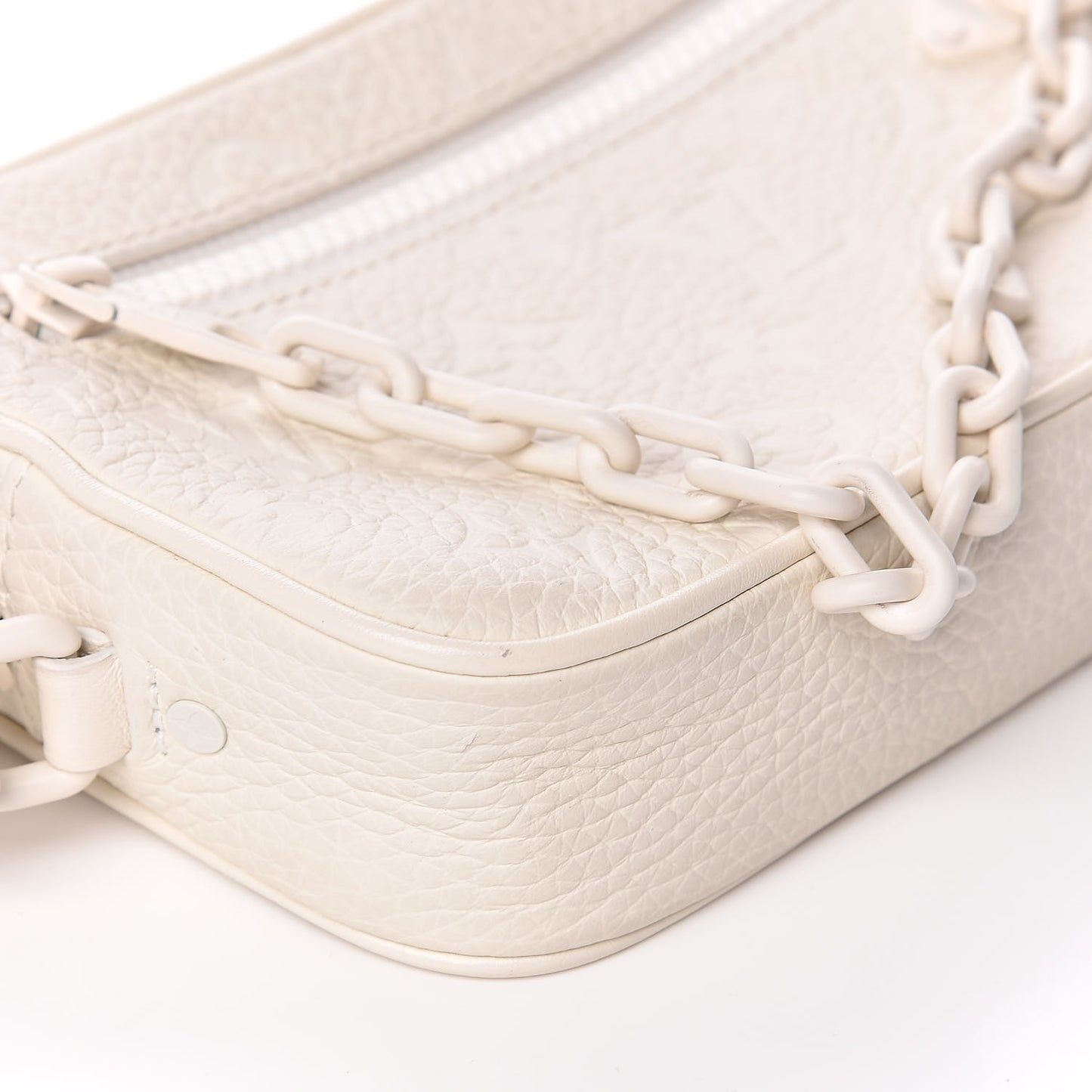 Taurillon Monogram Pochette Volga White