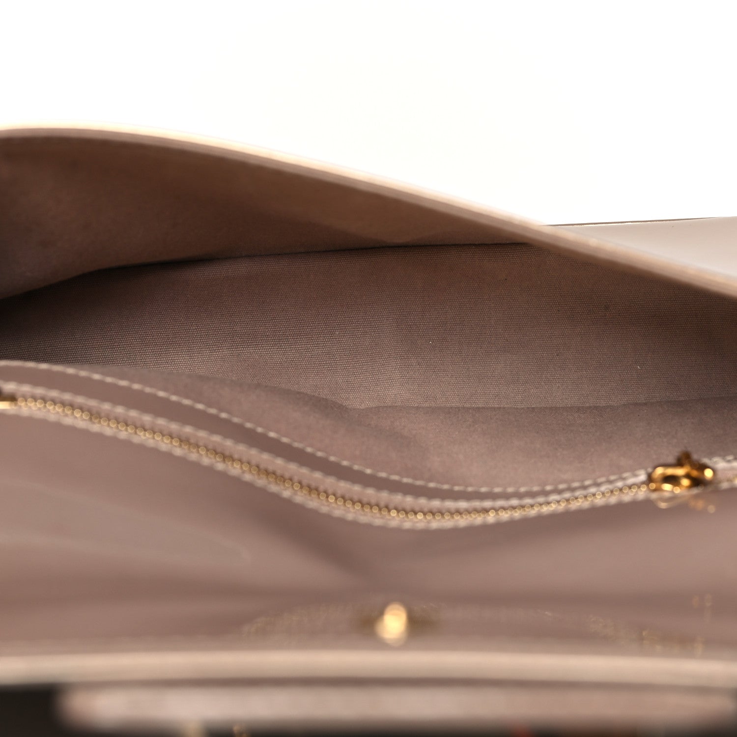 Louis Vuitton Patent Sobe Clutch Beige Poudre 5 of 10