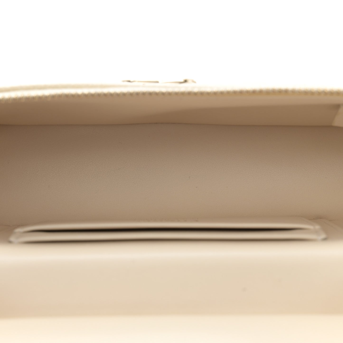 Caviar Quilted Trendy Handle Slim Vanity Ecru