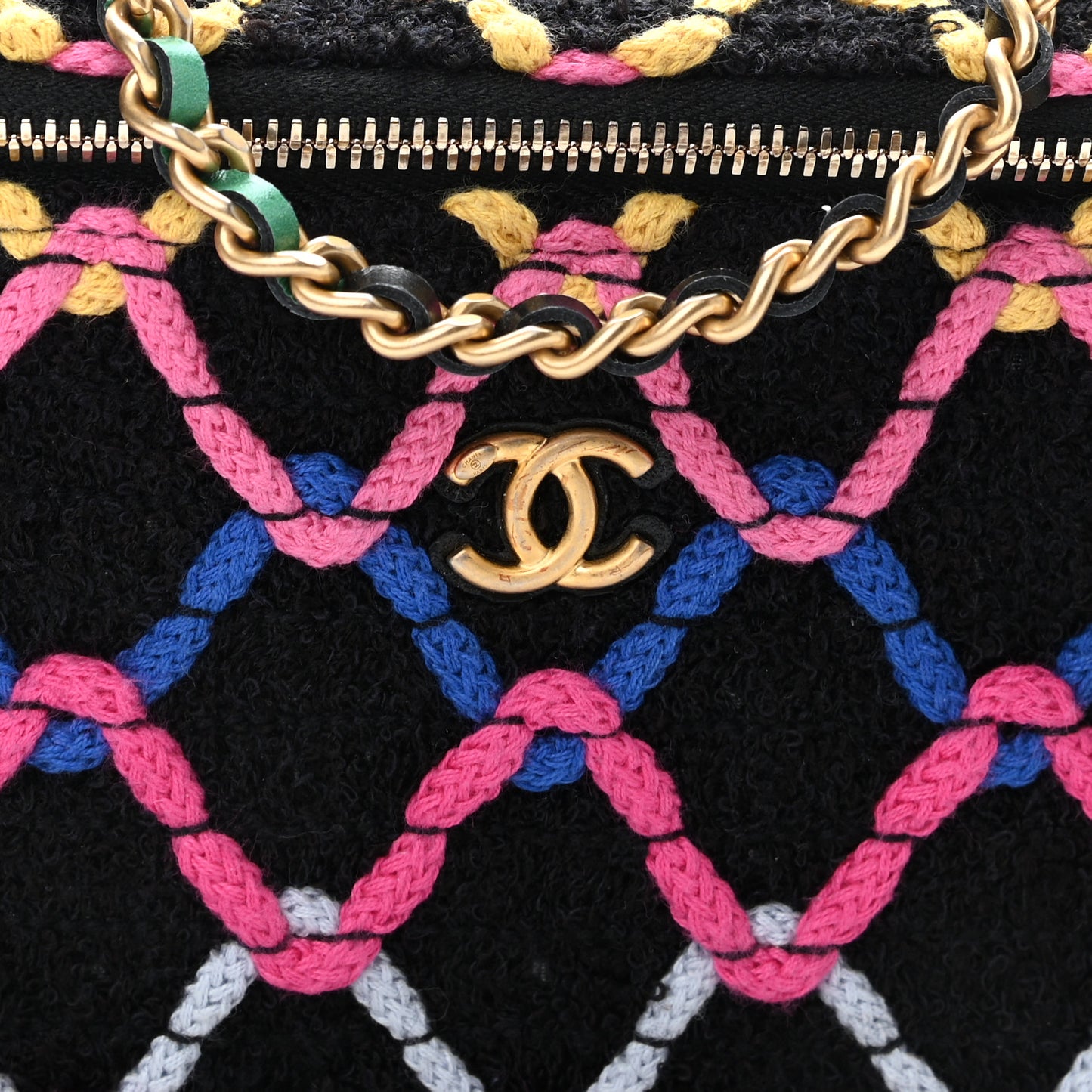Tweed Diamond Threaded CC Pearl Crush Small Vanity Case With Chain Black Multicolor