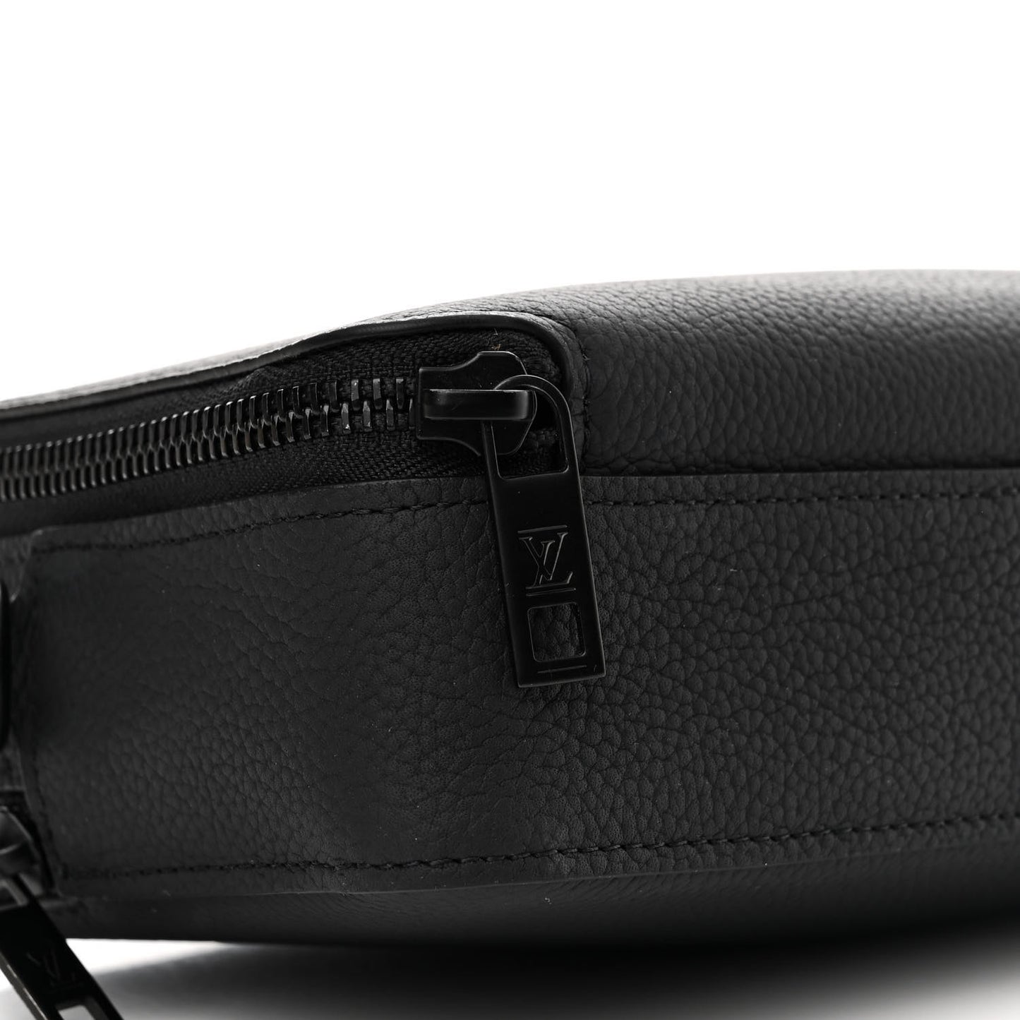 Calfskin Aerogram Alpha Wearable Wallet Black