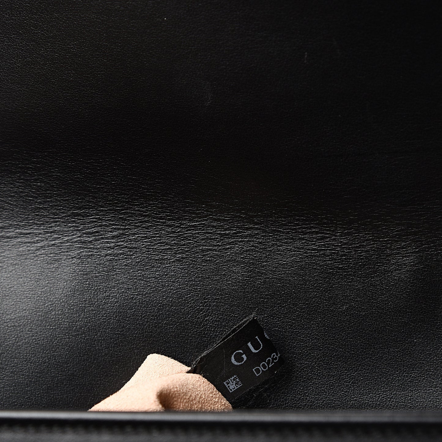 Calfskin Matelasse GG Marmont Clutch Black