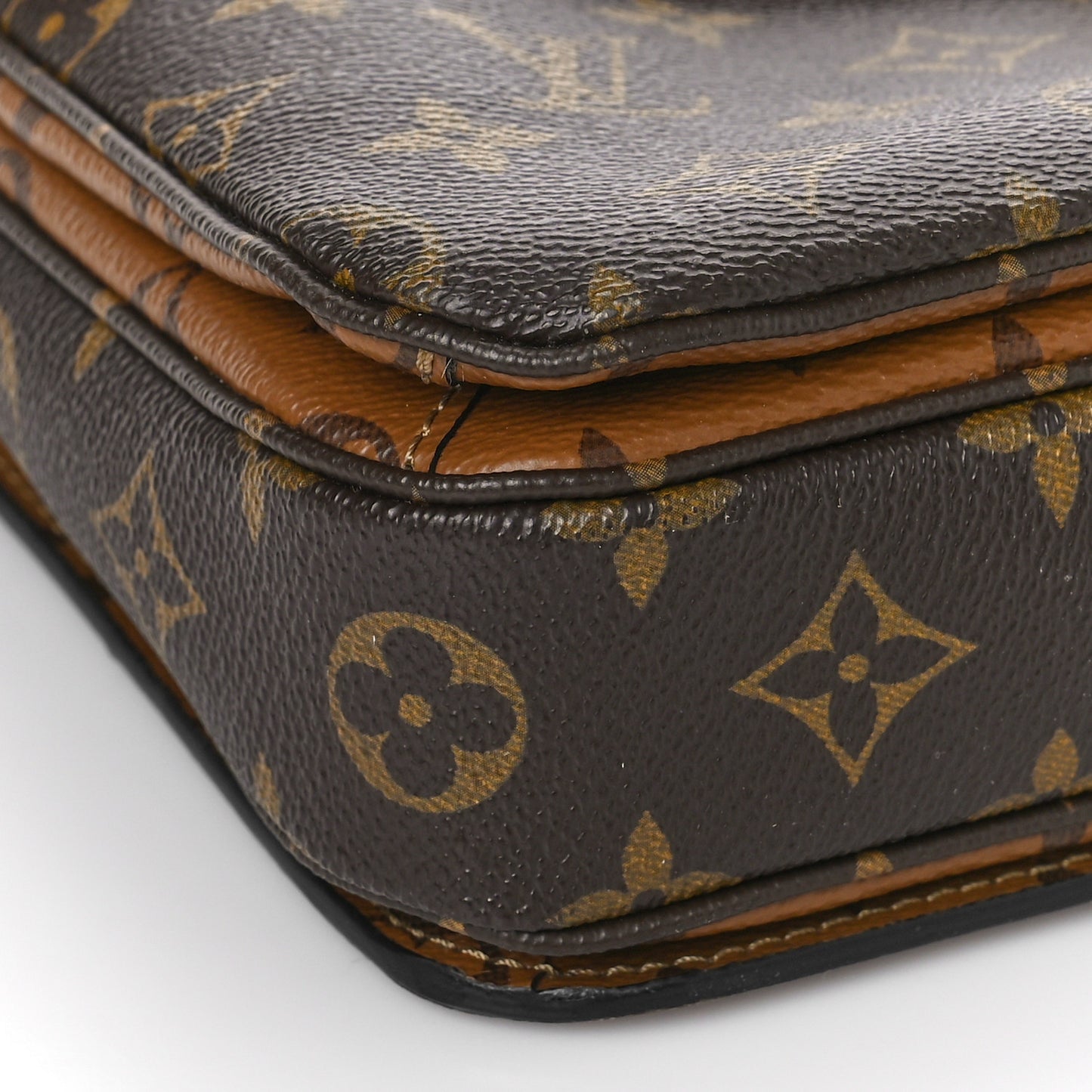 Reverse Monogram Pochette Metis