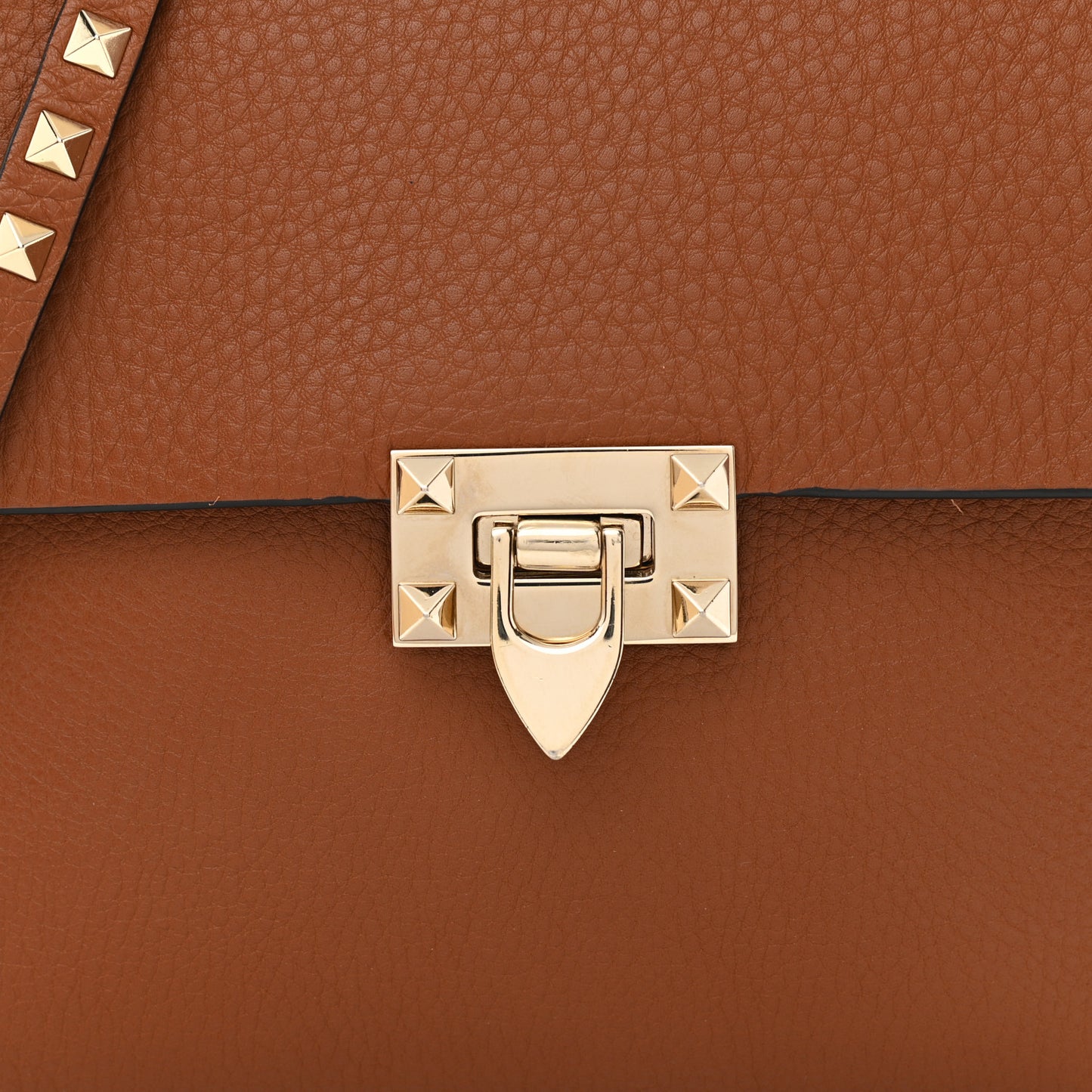 Pebbled Calfskin Rockstud Flip Lock Flap Messenger Saddle Brown