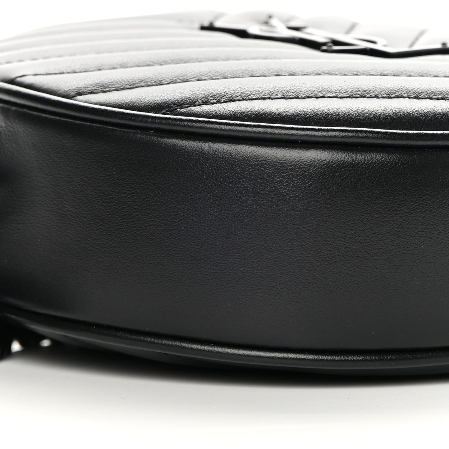 Calfskin Matelasse Chevron Round Vinyle Camera Bag Black