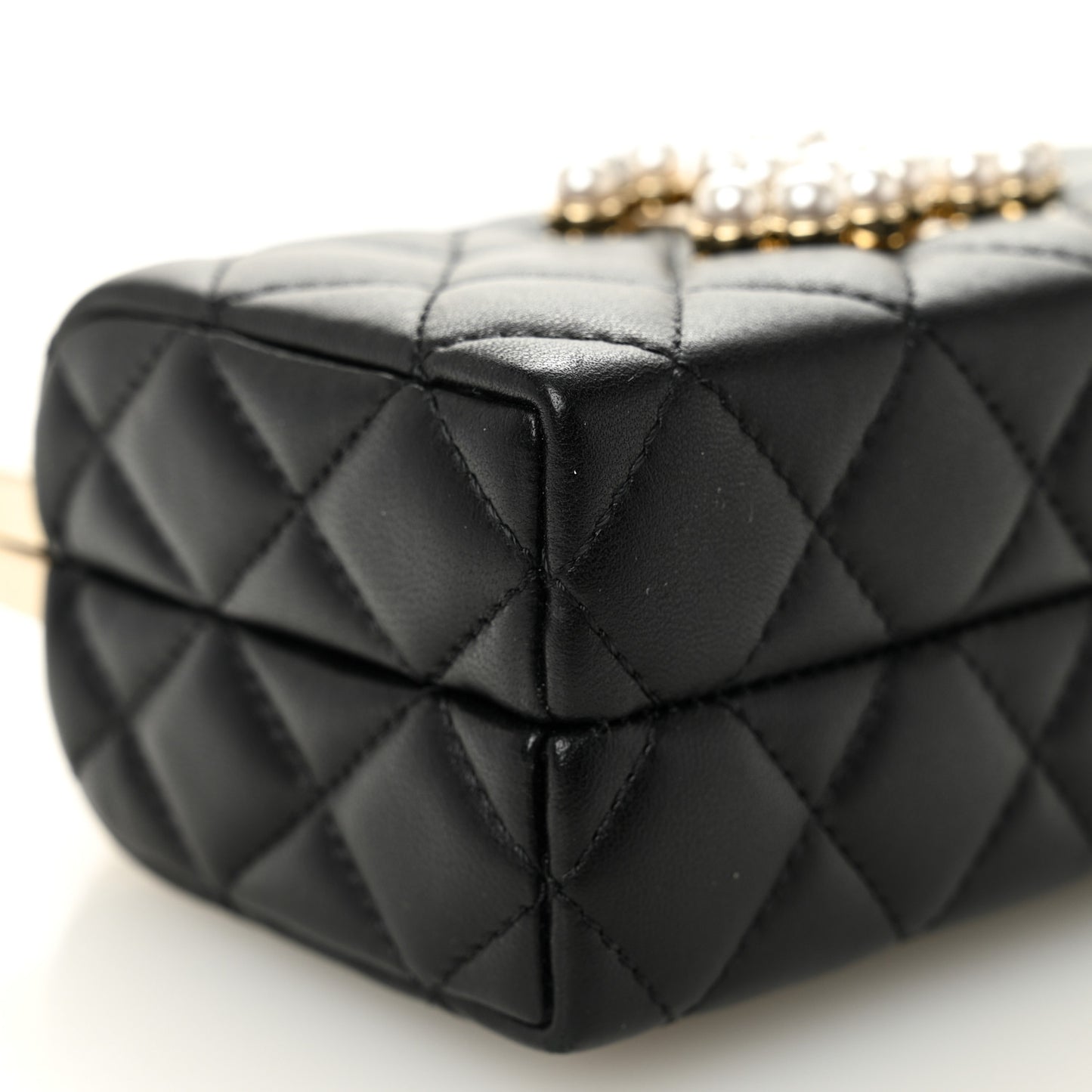Lambskin Quilted Pearl CC Vanity Case Black