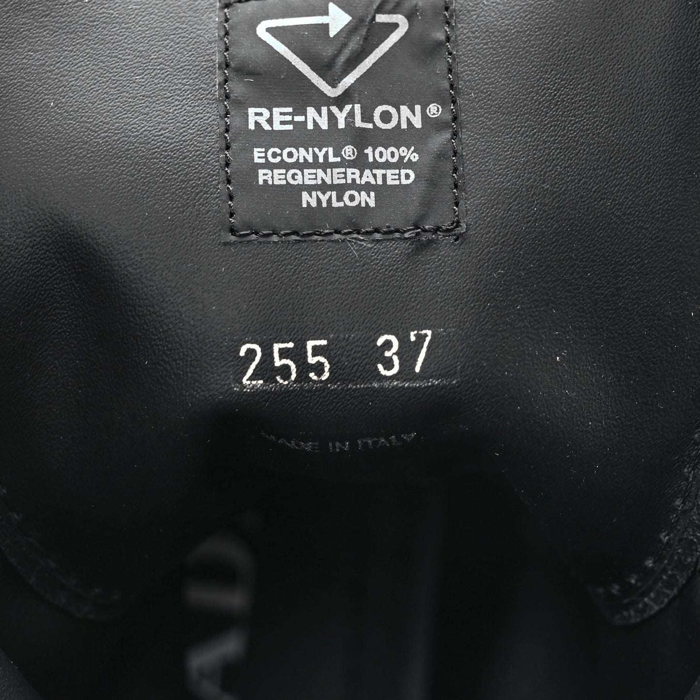Spazzolato Rois Nylon Metal Triangle Logo Monolith Pouch Pocket 55mm Boots 37 Black