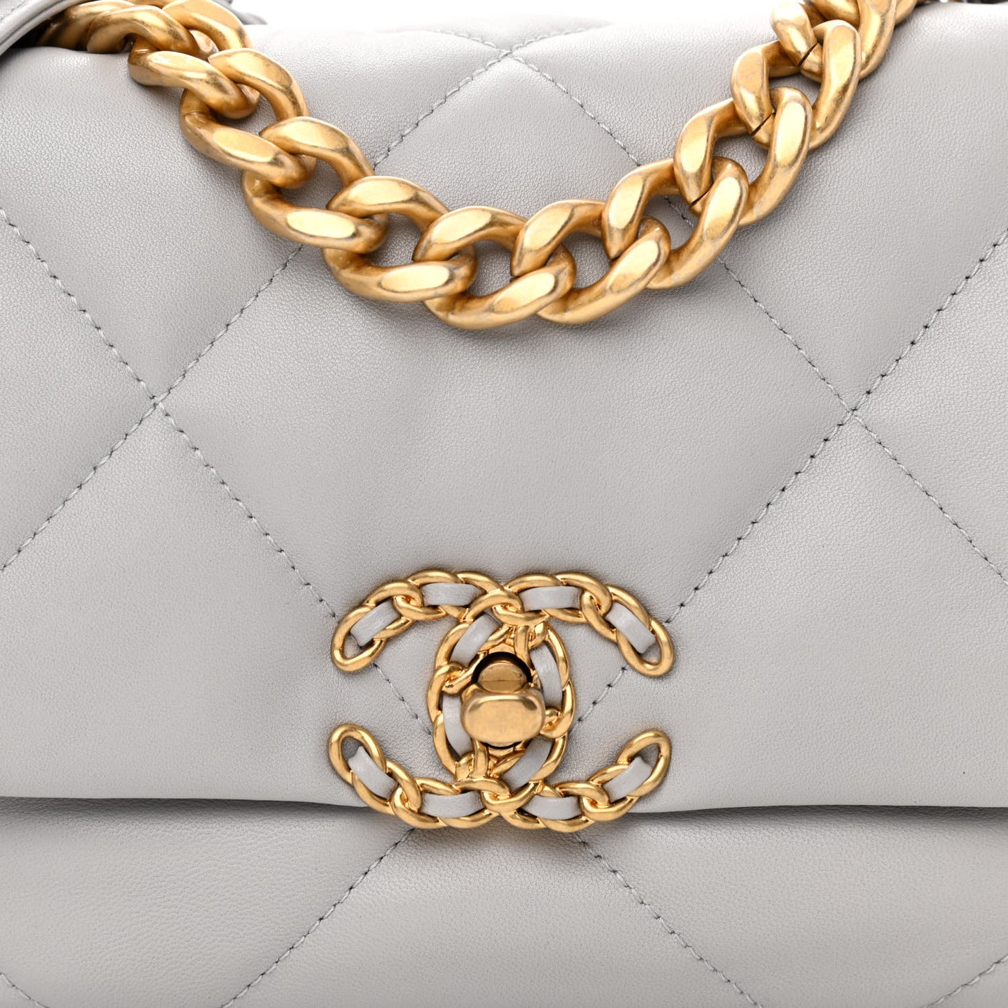 Lambskin Quilted Medium Chanel 19 Flap Grey