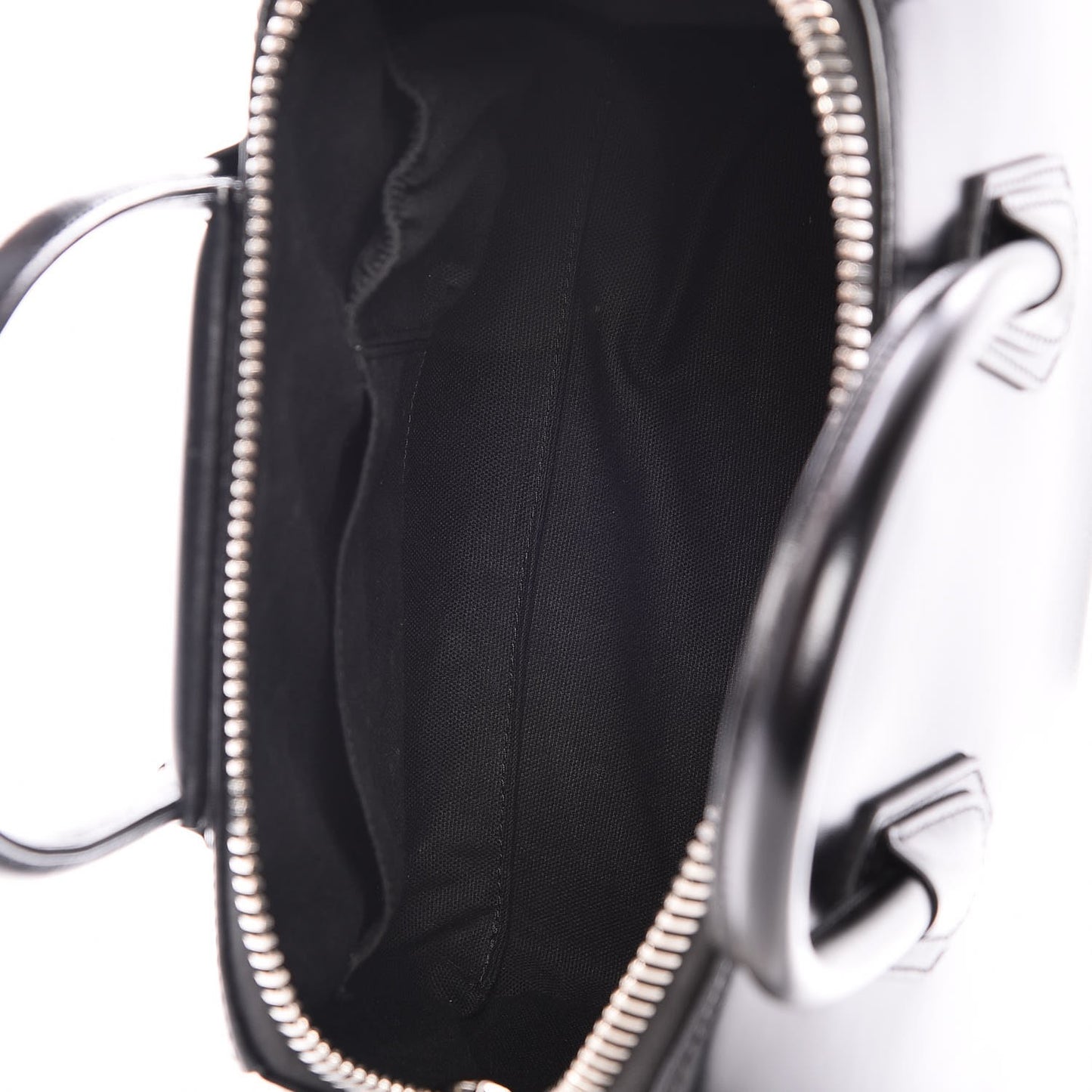 Shiny Lord Calfskin Small Antigona Black