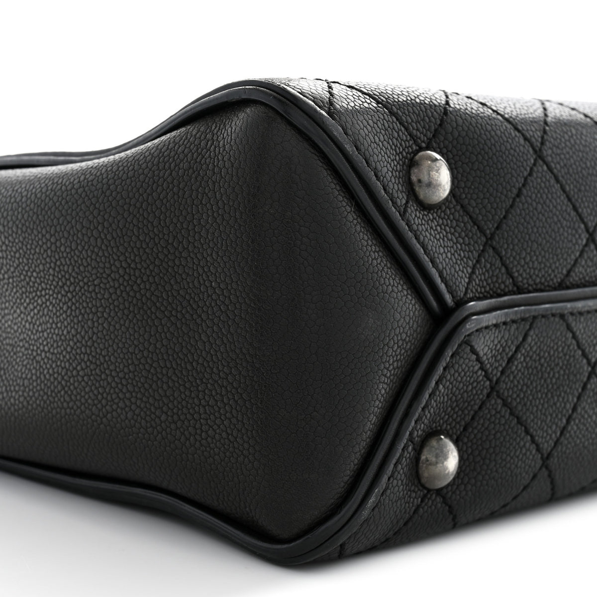 Calfskin Stitched Hamptons Tote Black