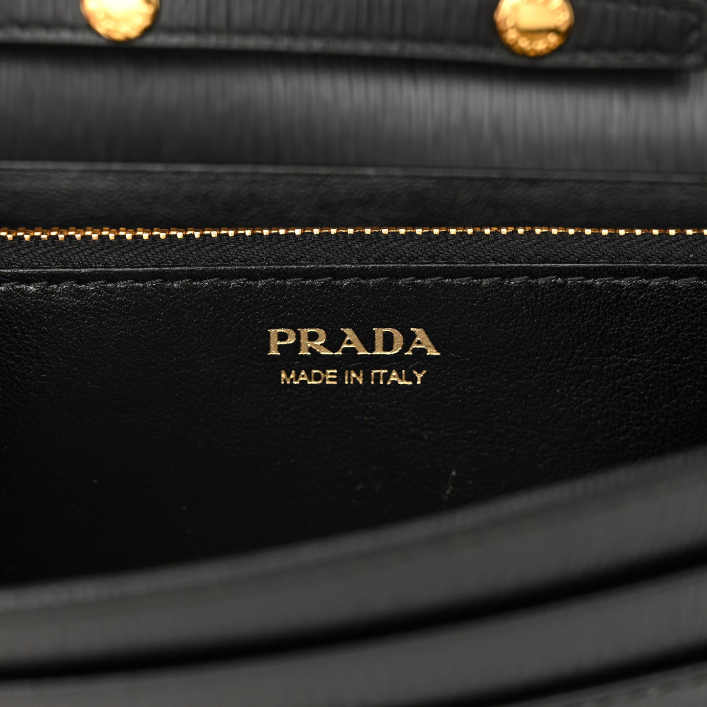 Vitello Move Metal Oro Chain Wallet Black