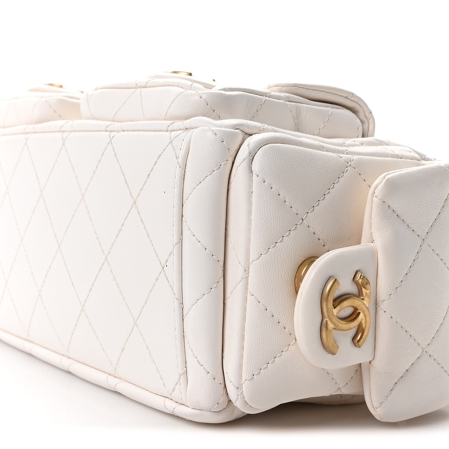CHANEL ホワイトレザー キルティングバッグ Chanel Shiny Lambskin Quilted Trendy Pockets Hobo White 1892673