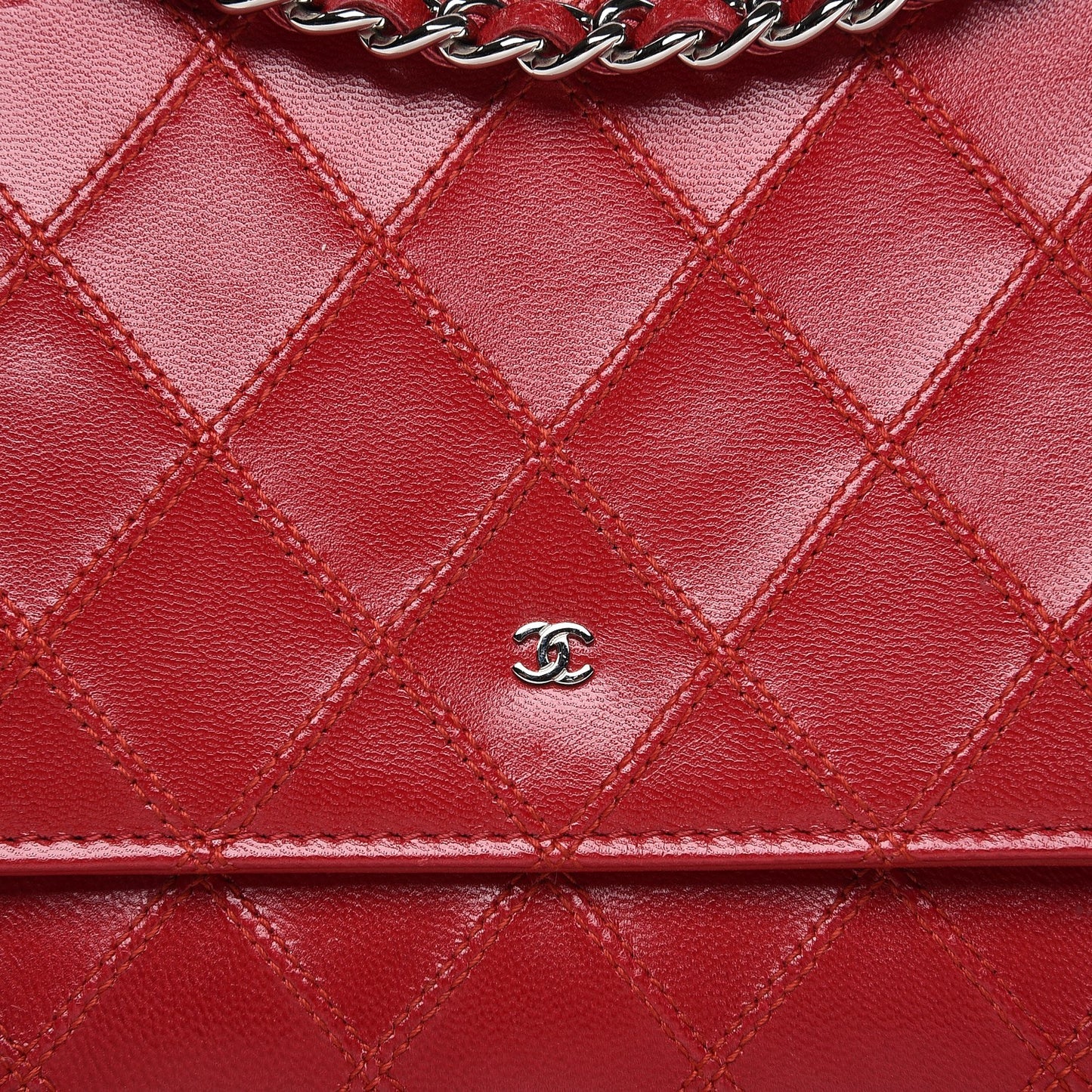 Calfskin Diamond Stitch Wallet On Chain WOC Red