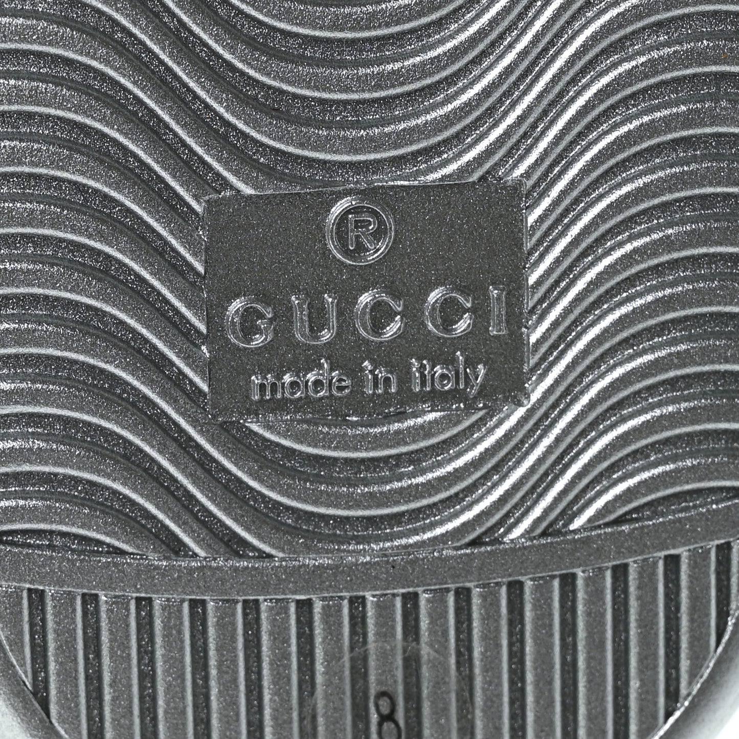 Metallic Nappa Interlocking G Perforated Mens Ace Sneakers 8 Argento