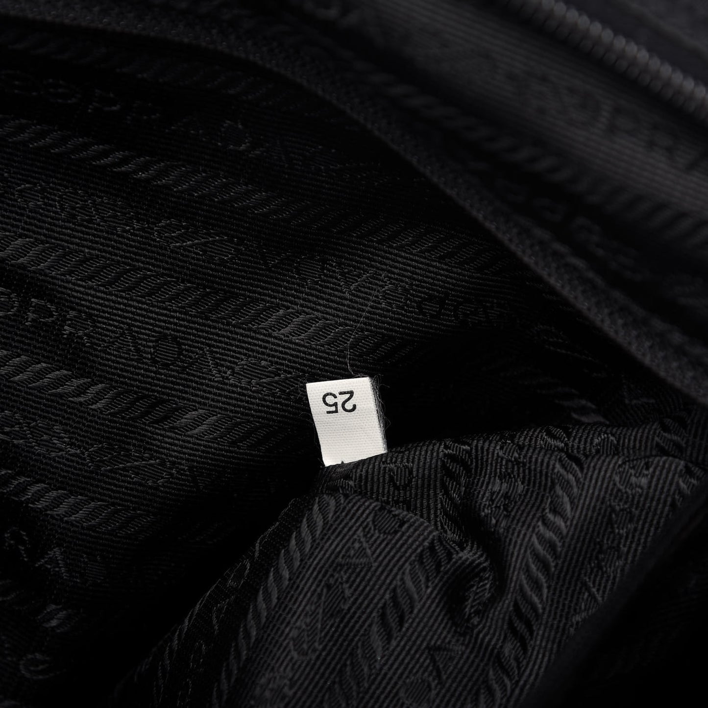 Nylon Vela Messenger Bag Black