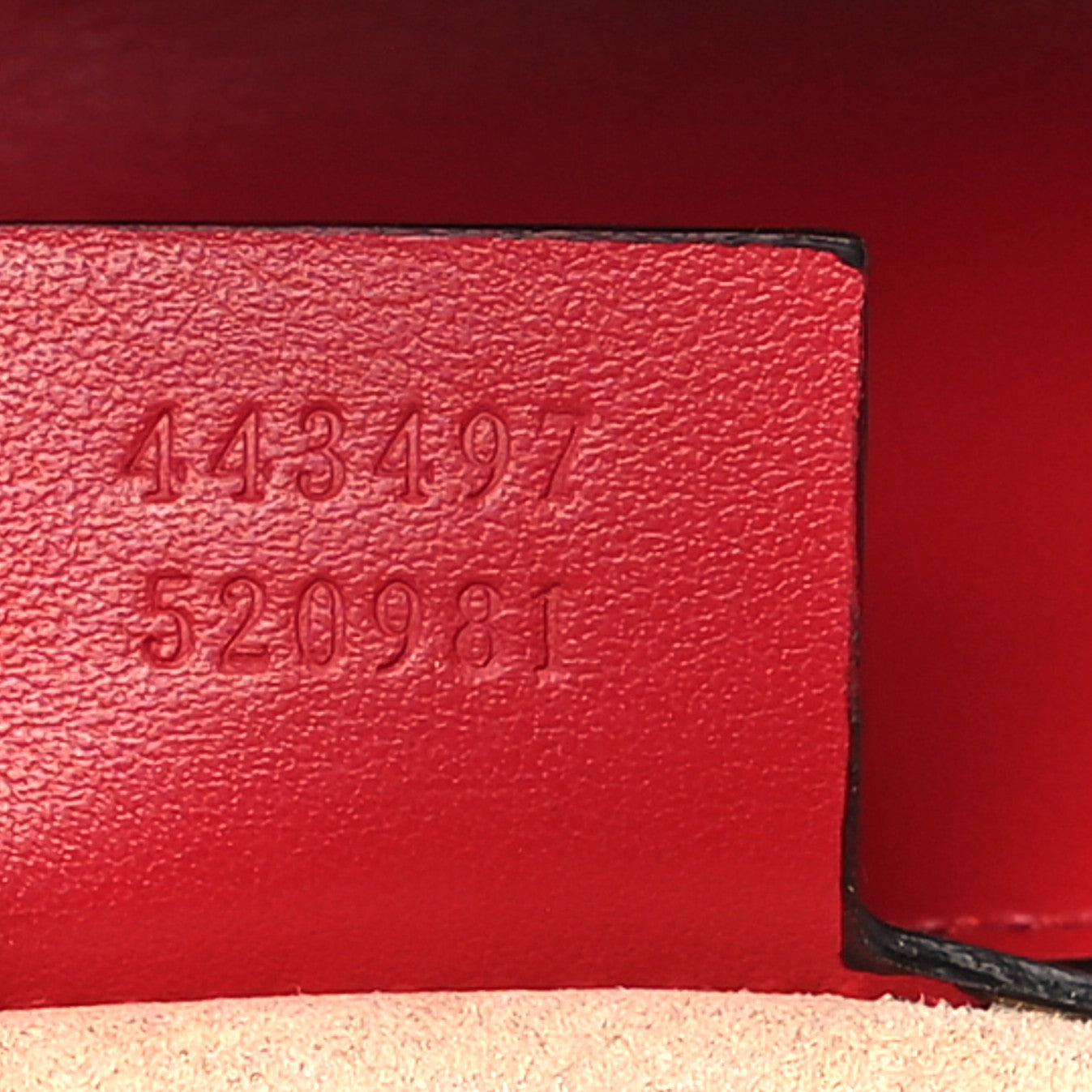 Calfskin Matelasse Small GG Marmont Shoulder Bag Hibiscus Red