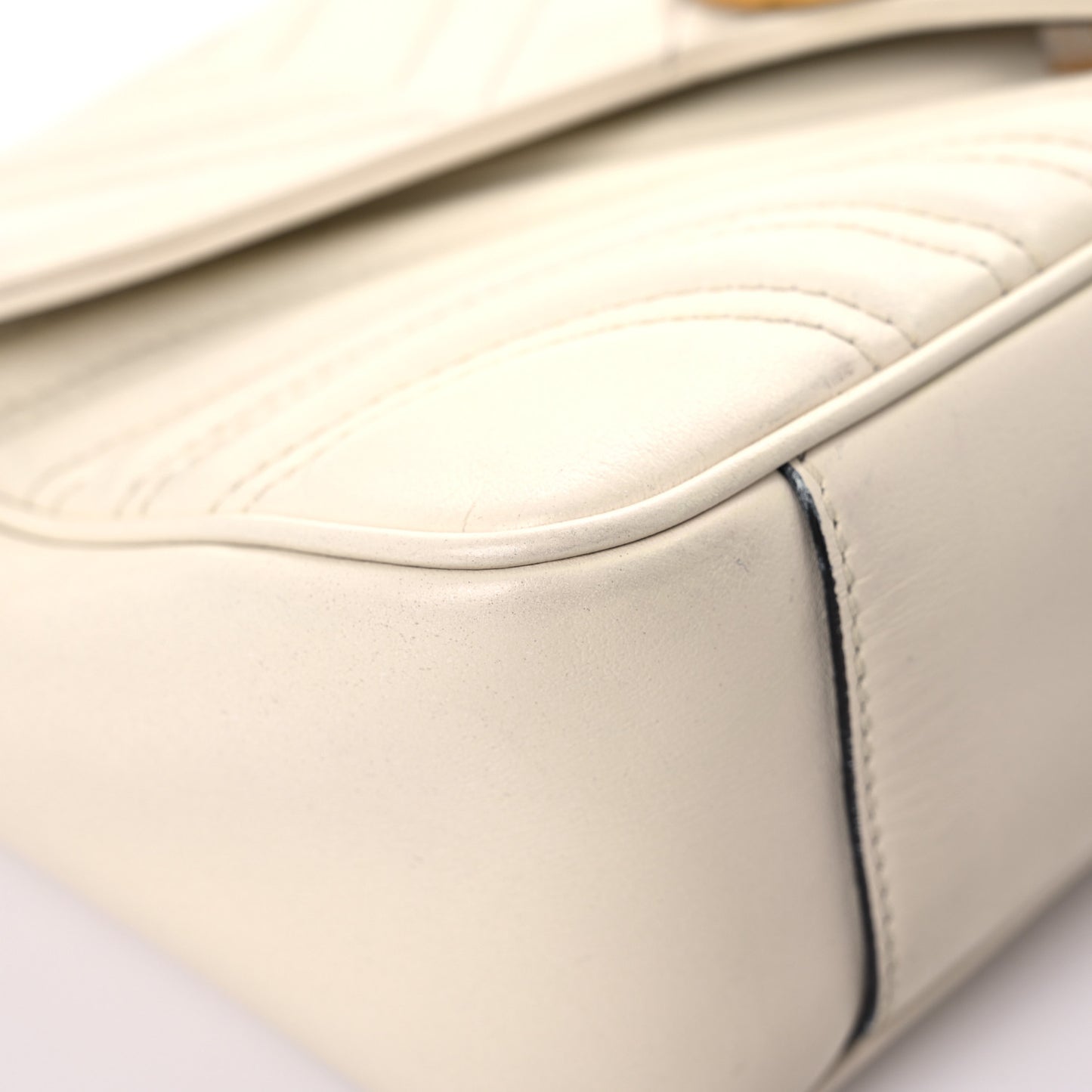 Calfskin Matelasse Small GG Marmont Shoulder Bag White