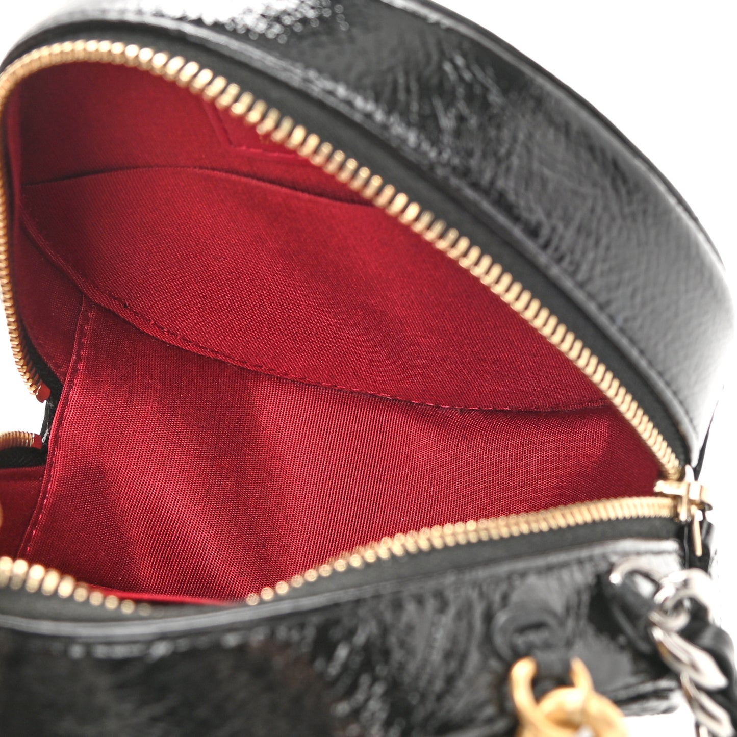 Shiny Crumpled Calfskin Quilted Chanel 19 Round Clutch With Chain Black