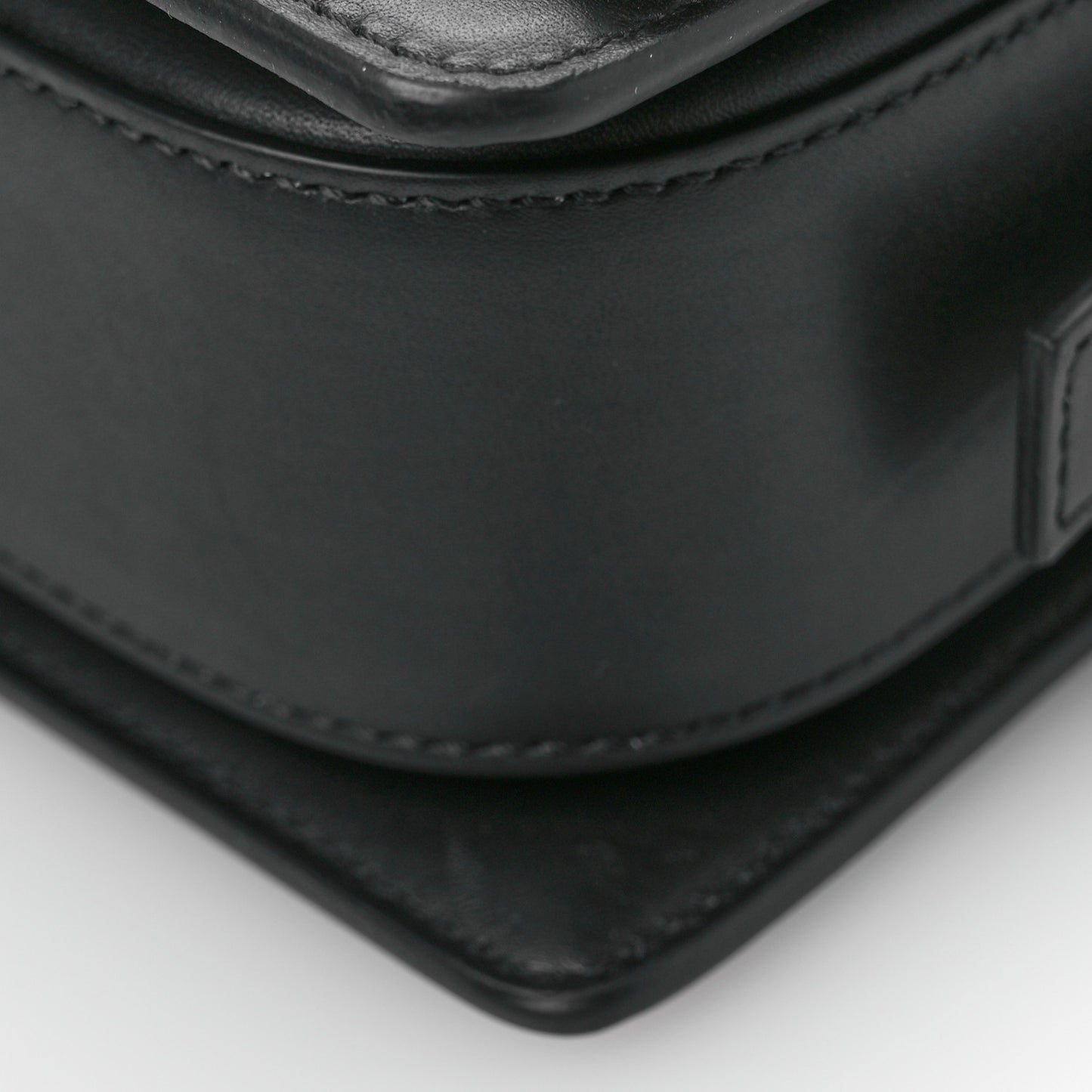 Calfskin Crocodile Embossed 4G Medium Crossbody Bag Black