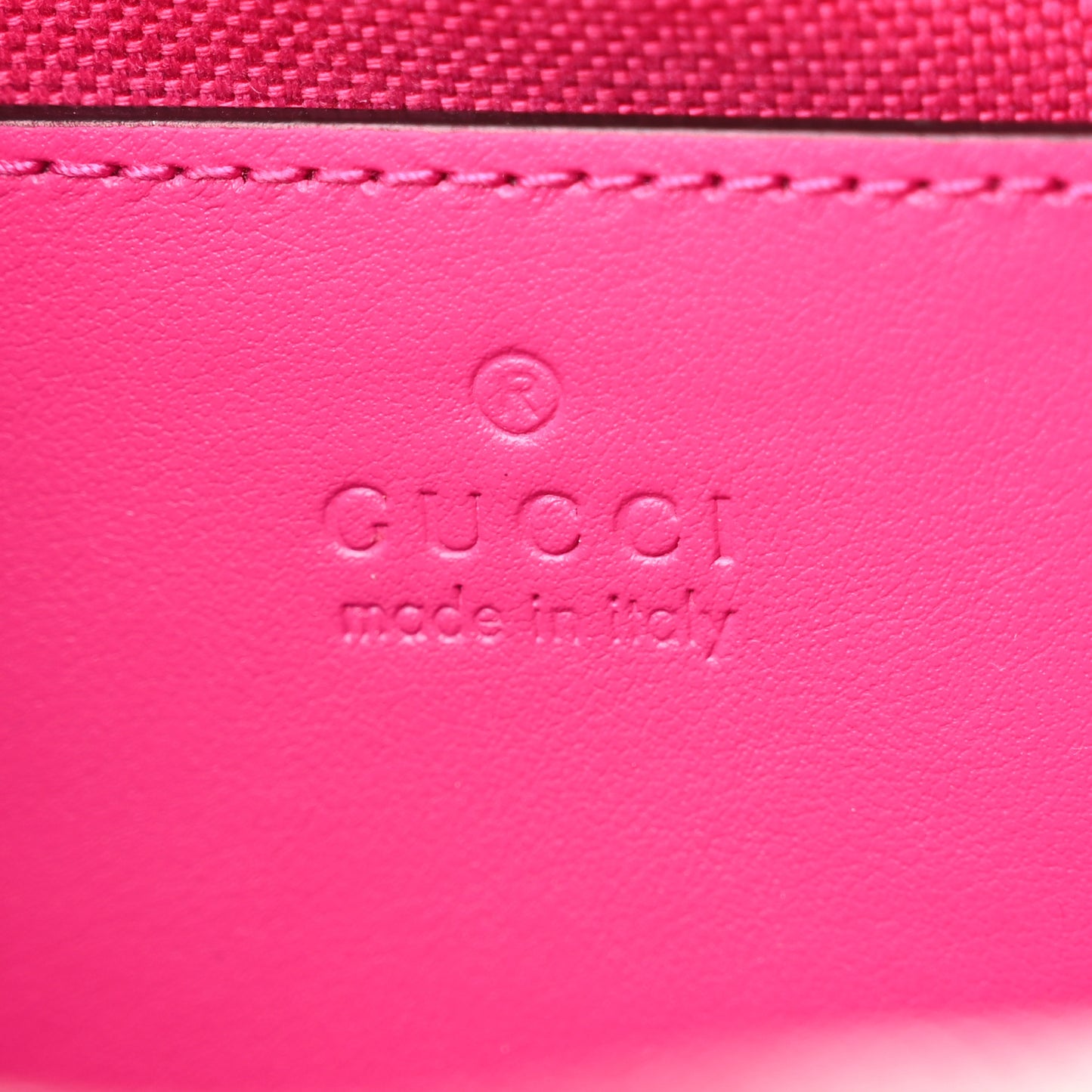 Calfskin Matelasse Monochrome Small GG Marmont Chain Shoulder Bag Classic Fuxia