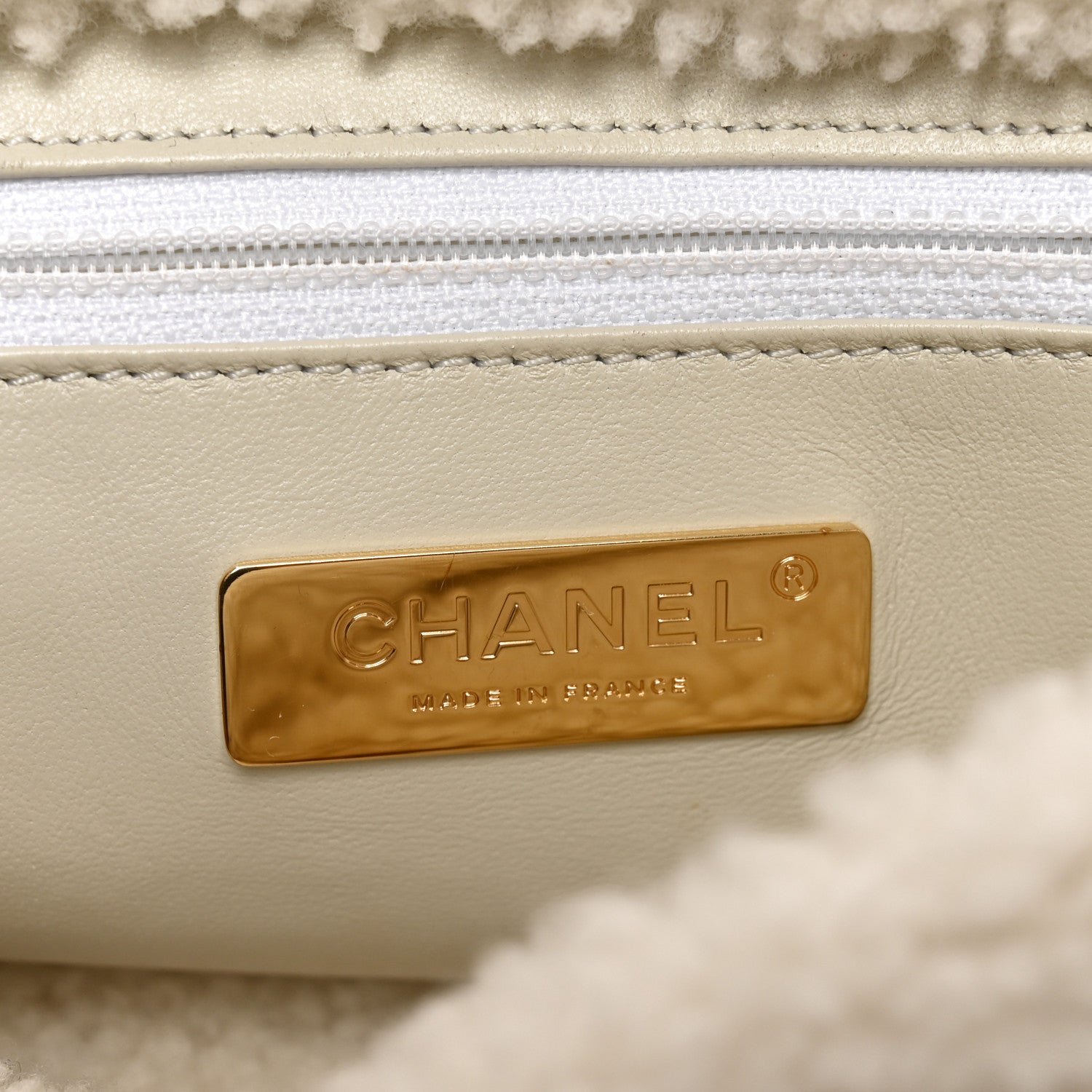 Chanel Crumpled Calfskin Shearling Sheepskin Medium Chanel 19 Flap White 5 of 9