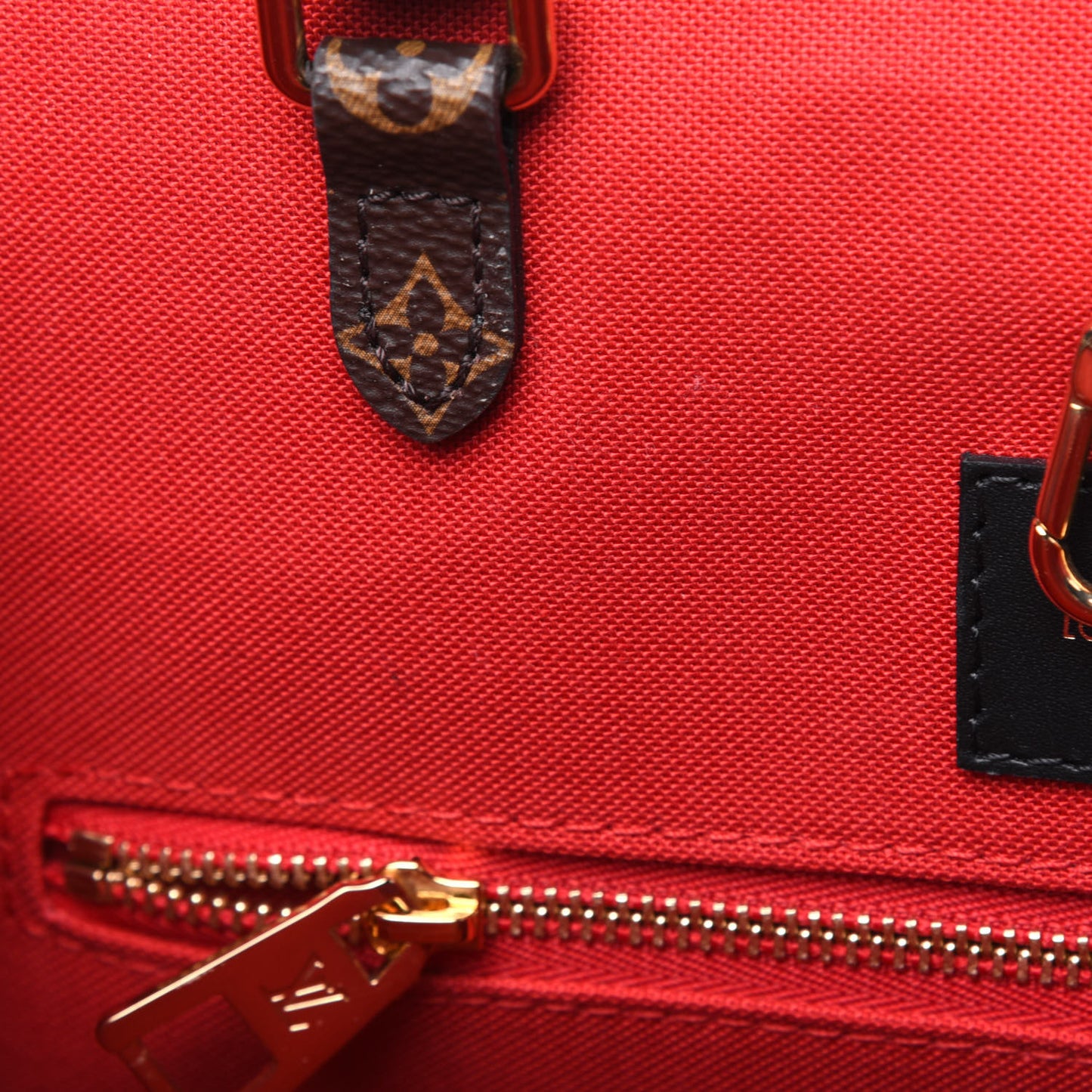 Reverse Monogram Giant Onthego MM
