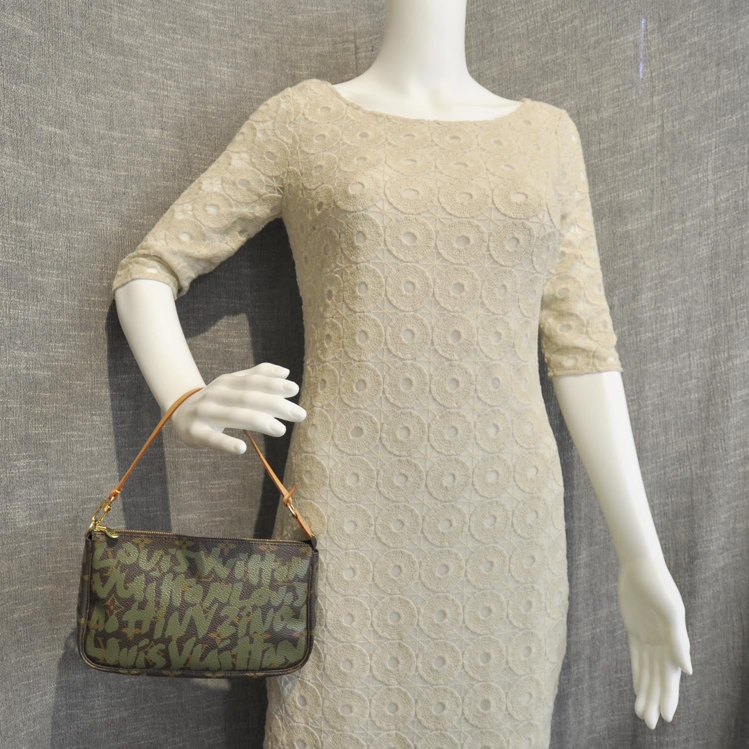 Louis Vuitton Monogram Graffiti Pochette Accessories Kaki 3 of 8