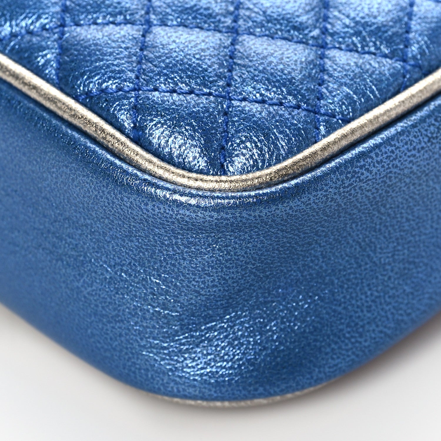 Gucci Laminated Nappa Trapuntata Mini Zumi Dome Shoulder Bag Rosso Marine Argento 9 of 9