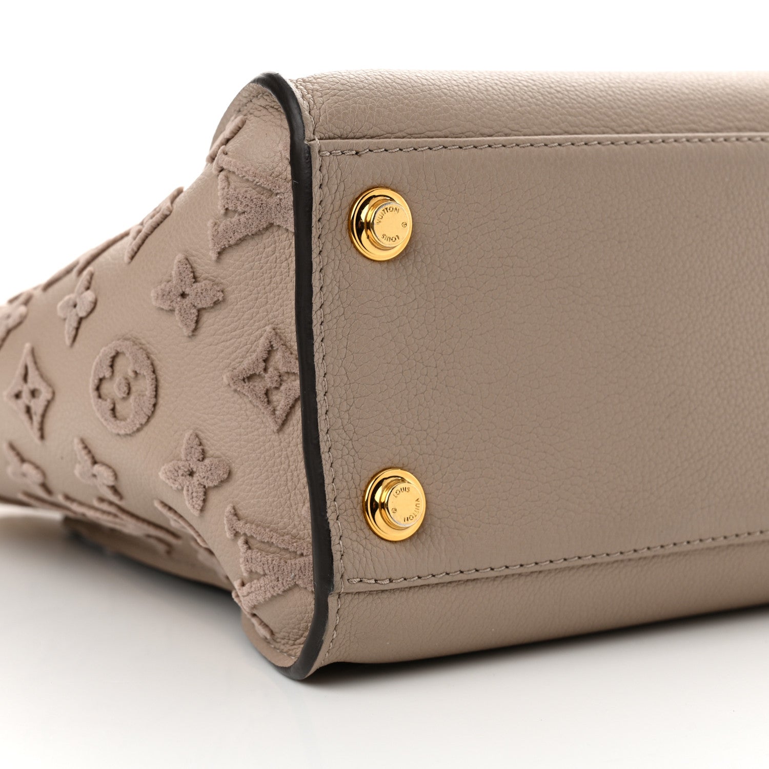Louis Vuitton Calfskin Monogram Tufting On My Side Galet 8 of 10