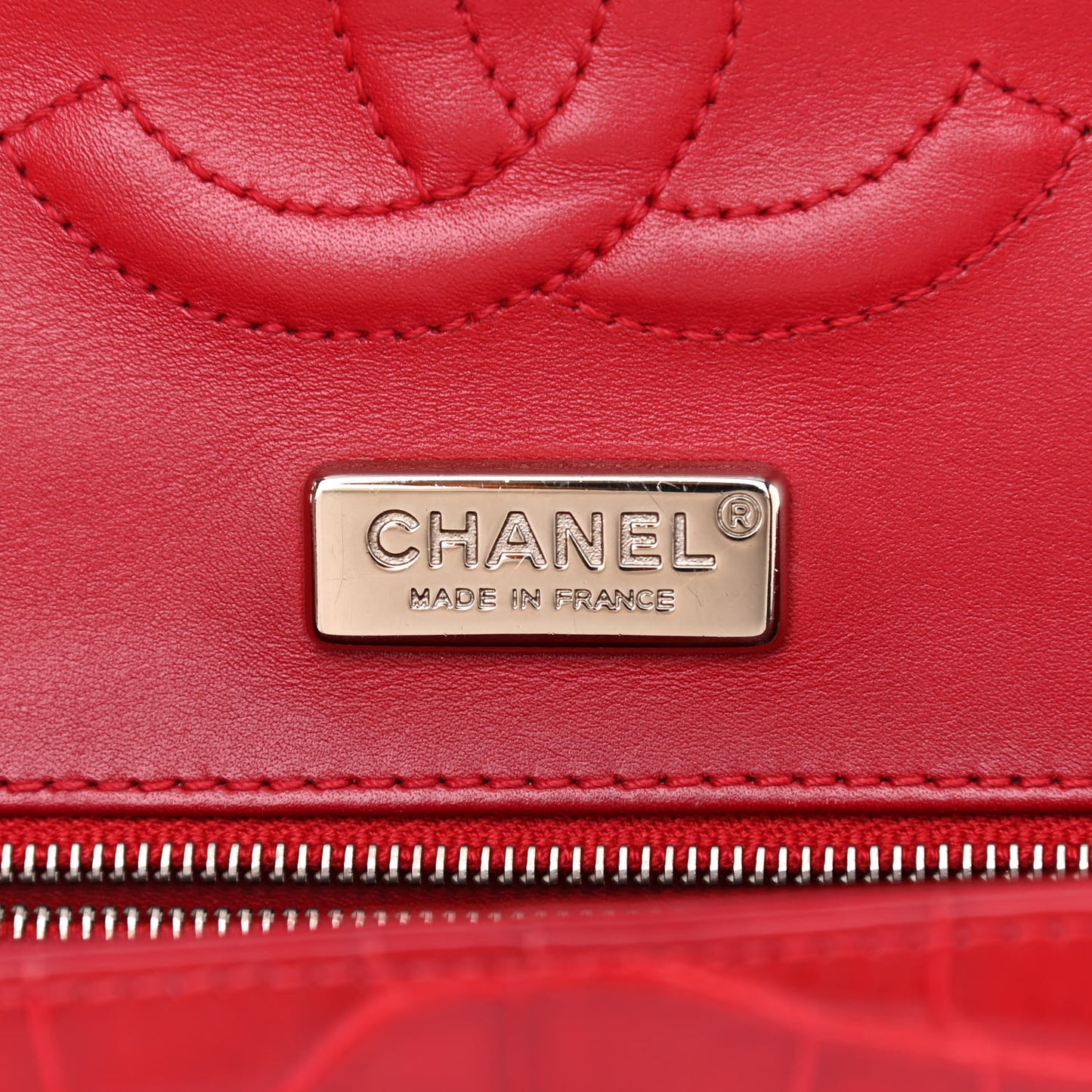 Alligator Medium Double Flap Red
