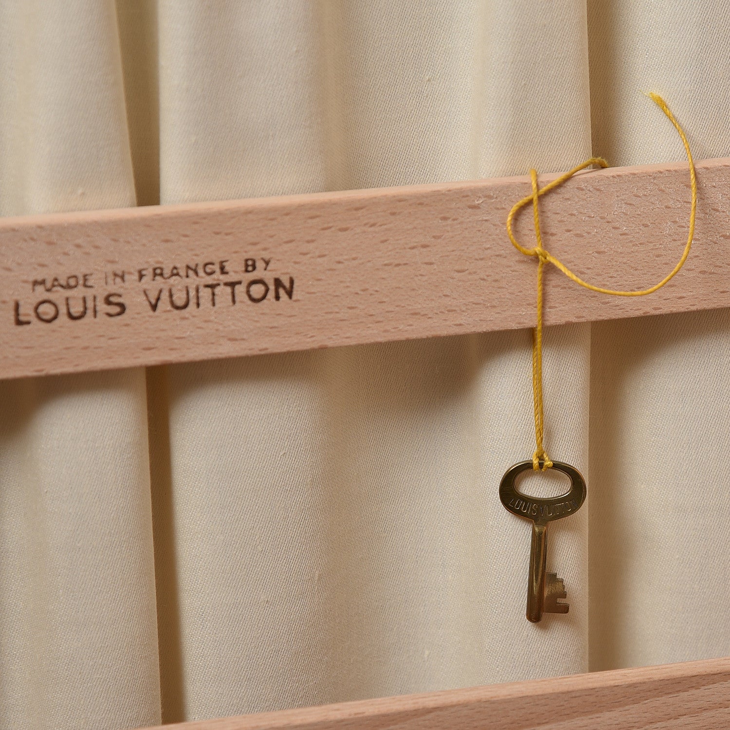 Louis Vuitton Monogram Queen's Wardrobe Trunk 20 of 29