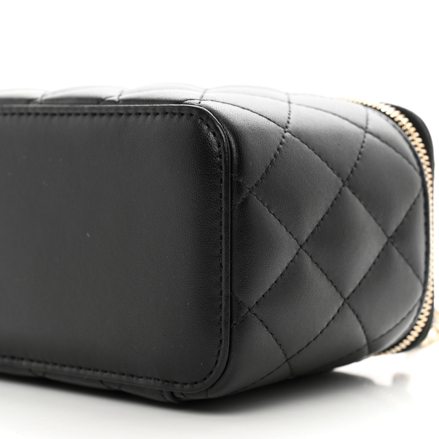 Lambskin Quilted Small Top Handle Vanity Case With Chain Black