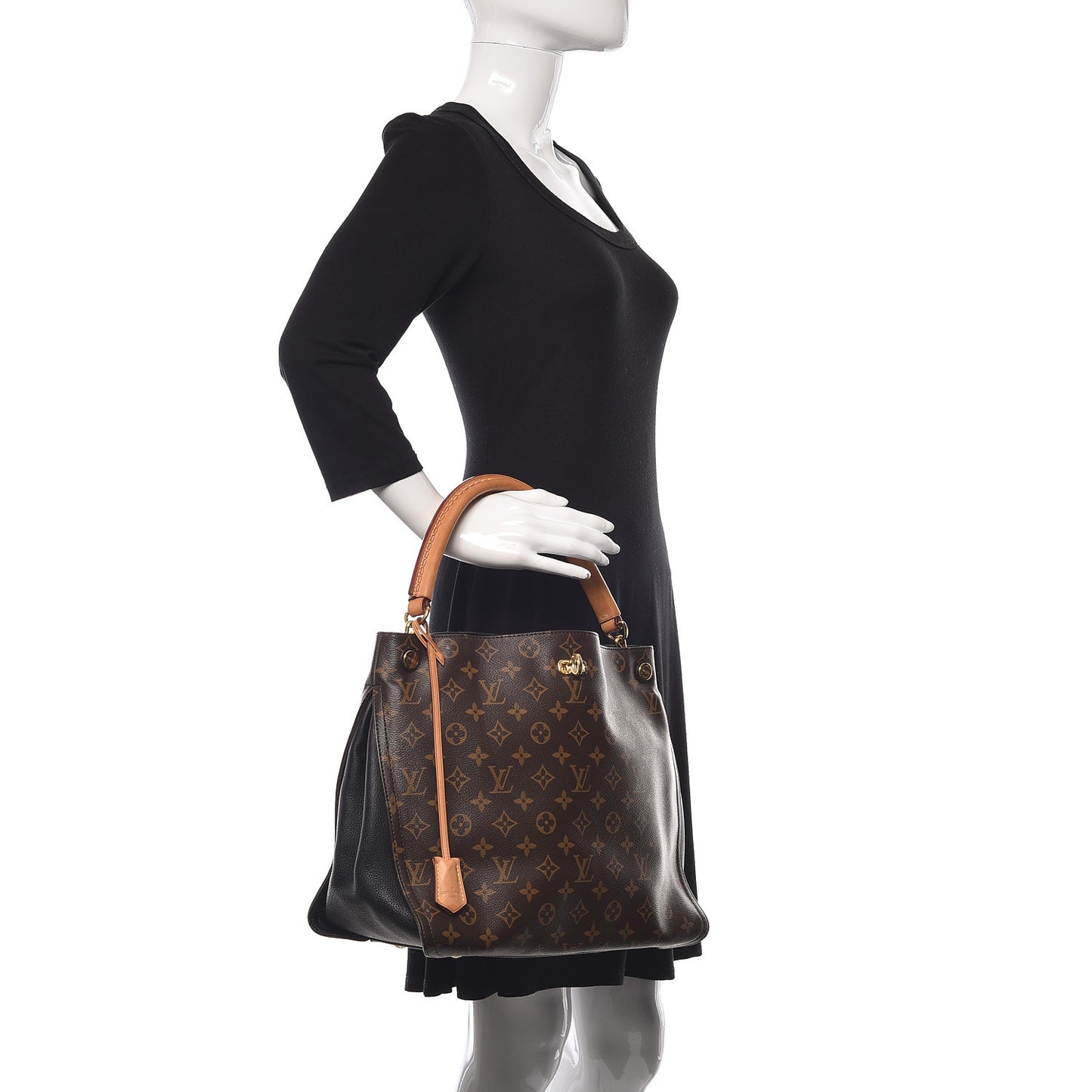 Monogram Gaia Black