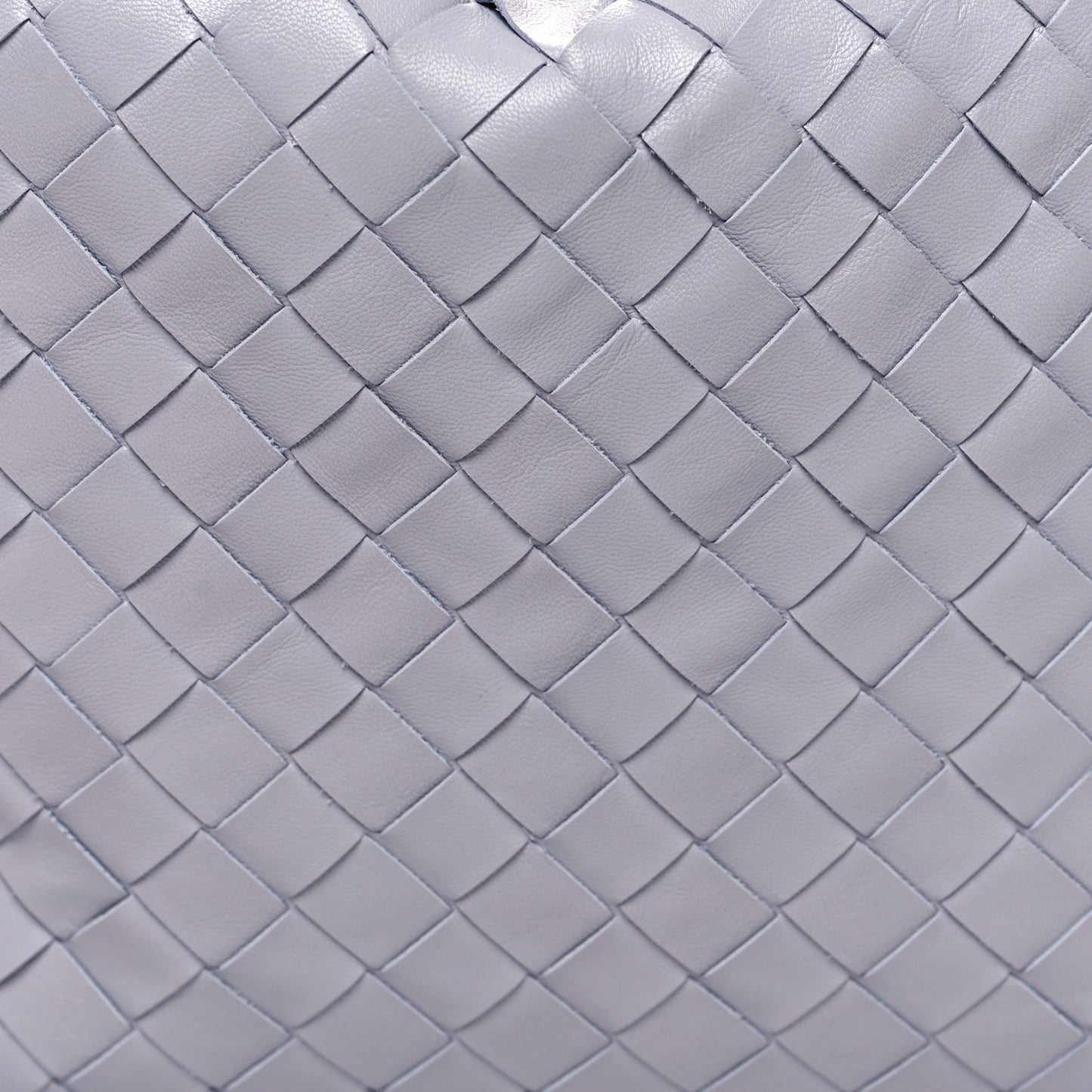 Calfskin Intrecciato Small Hop Oyster Lilac