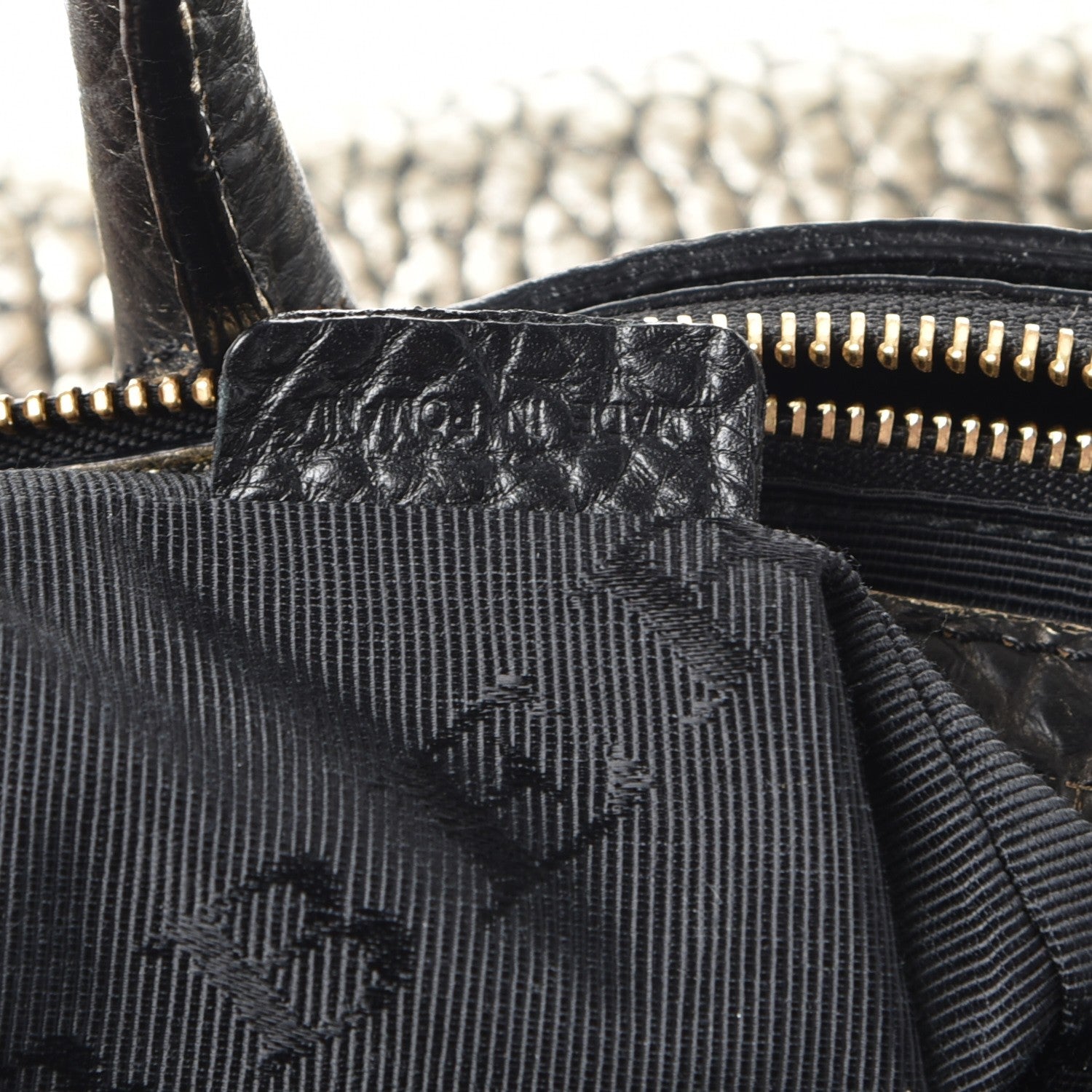 Burberry Gradient Metallic Signature Grain Medium Dewsbury Tote Black Gold 7 of 13