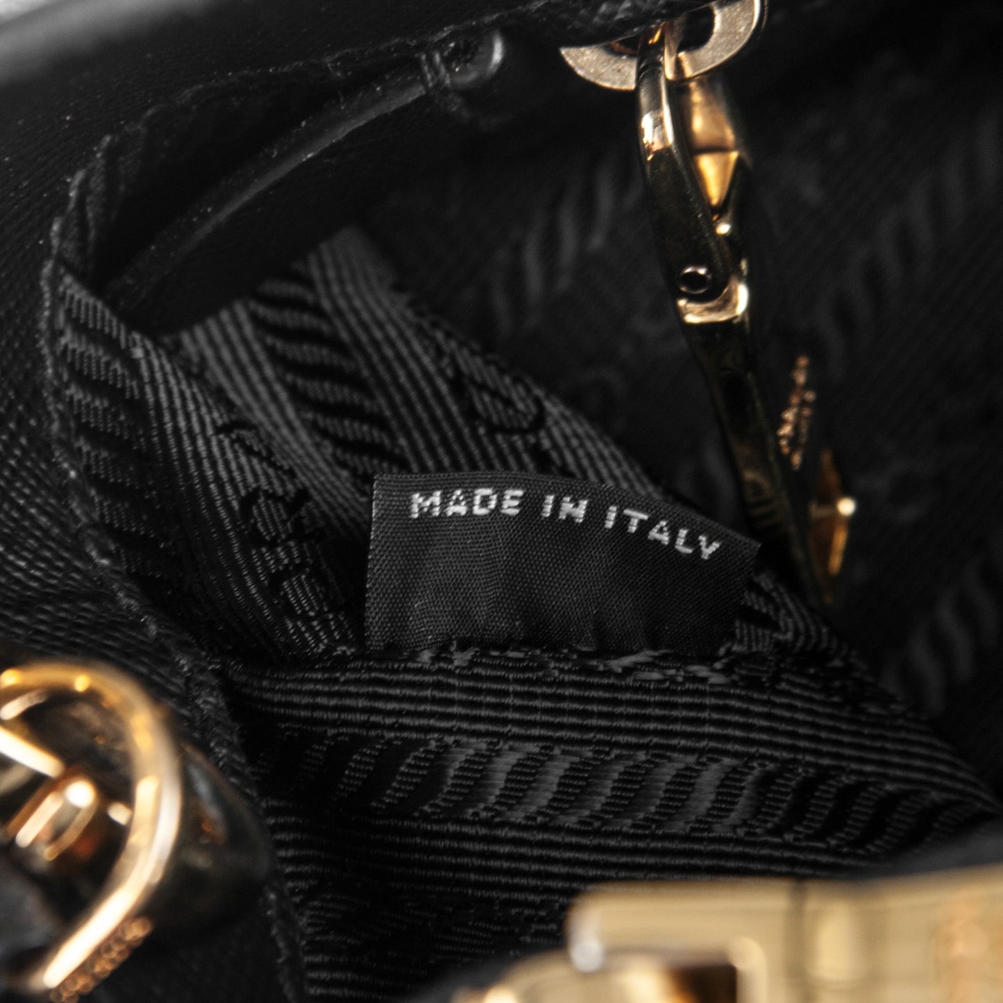 Saffiano Lux Medium Tote Nero Black