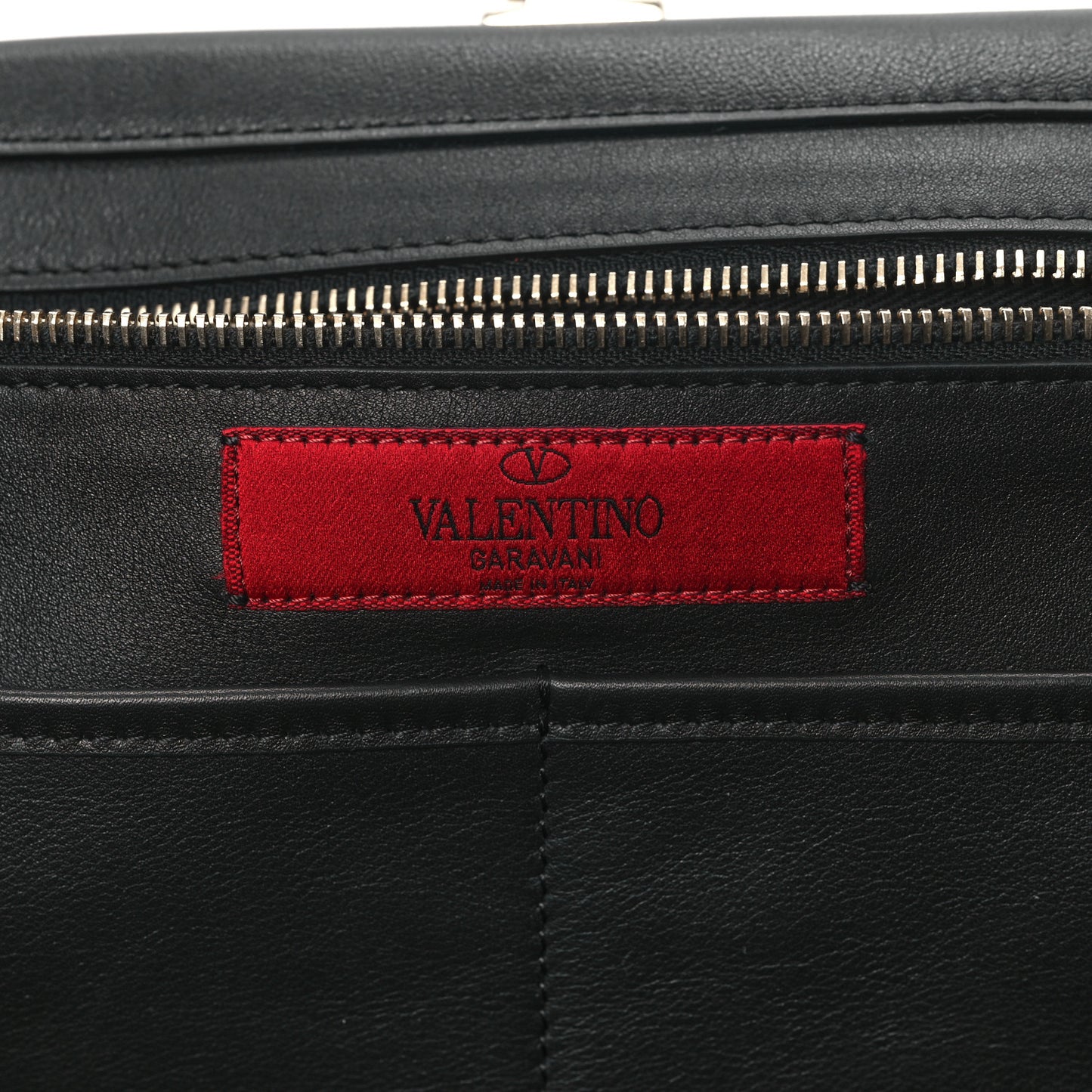 Vitello Medium Rockstud Tote Black