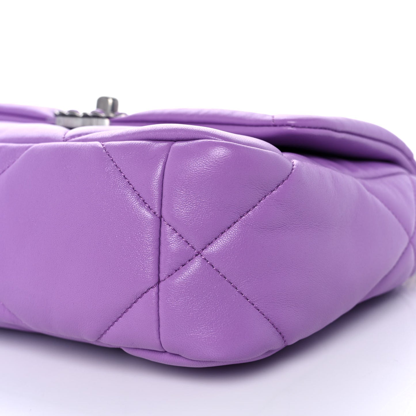 Lambskin Quilted Medium Chanel 19 Flap Light Purple
