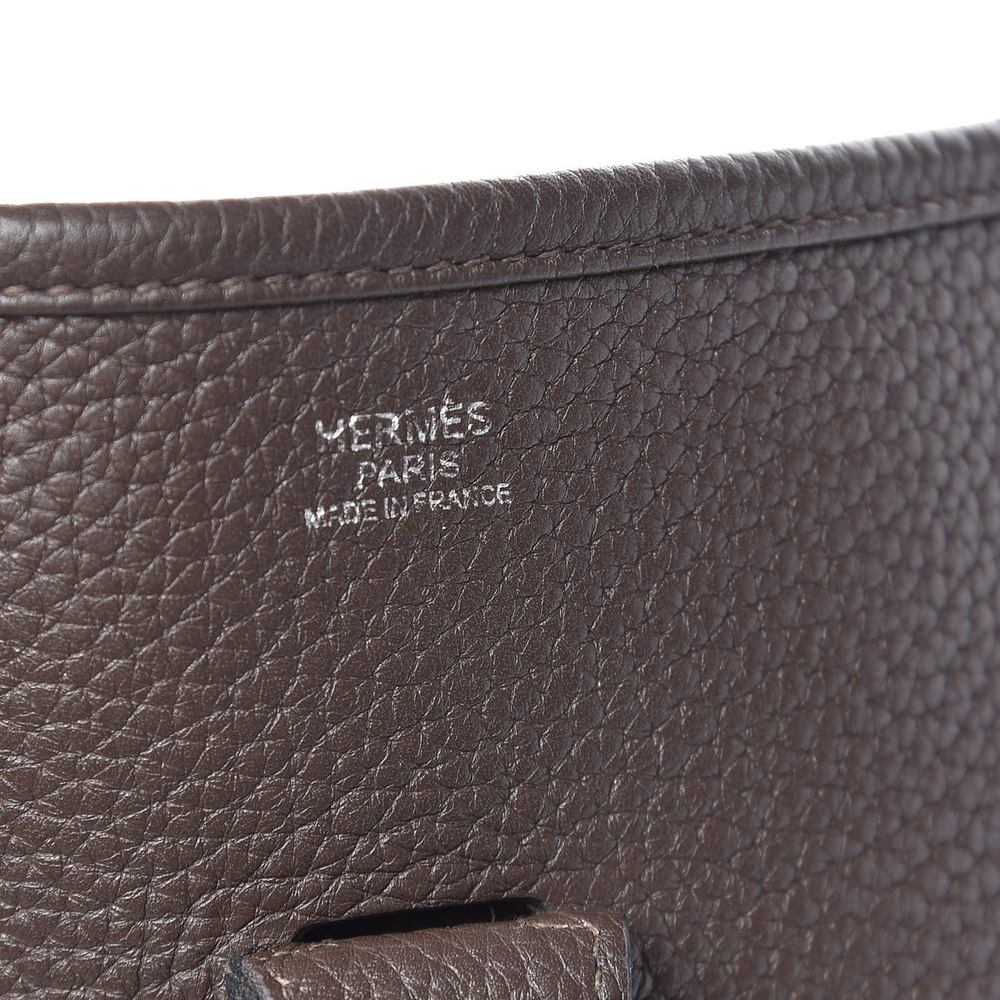 Taurillon Clemence Evelyne III PM Cafe