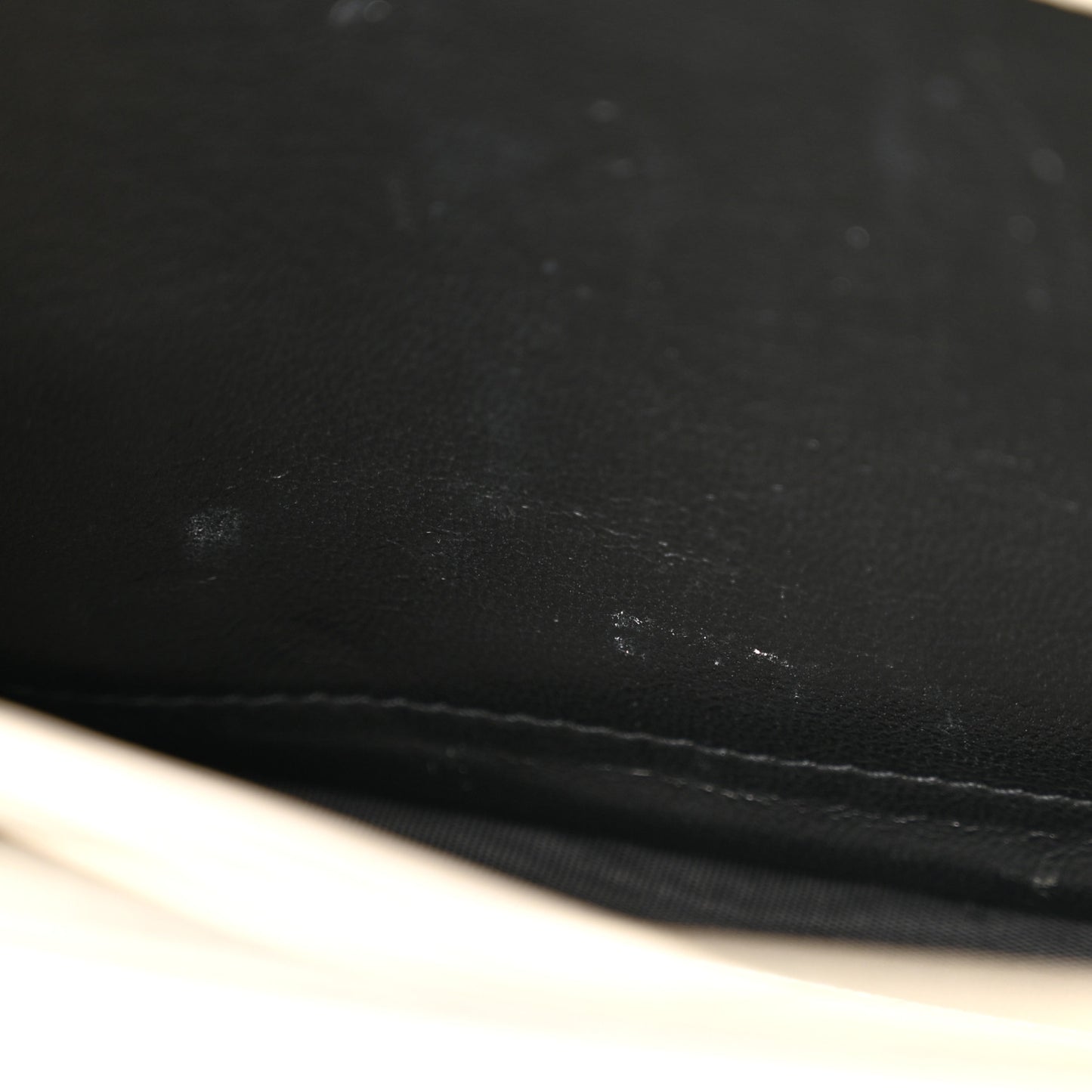 Grain De Poudre Matelasse Monogram Chain Wallet White Black