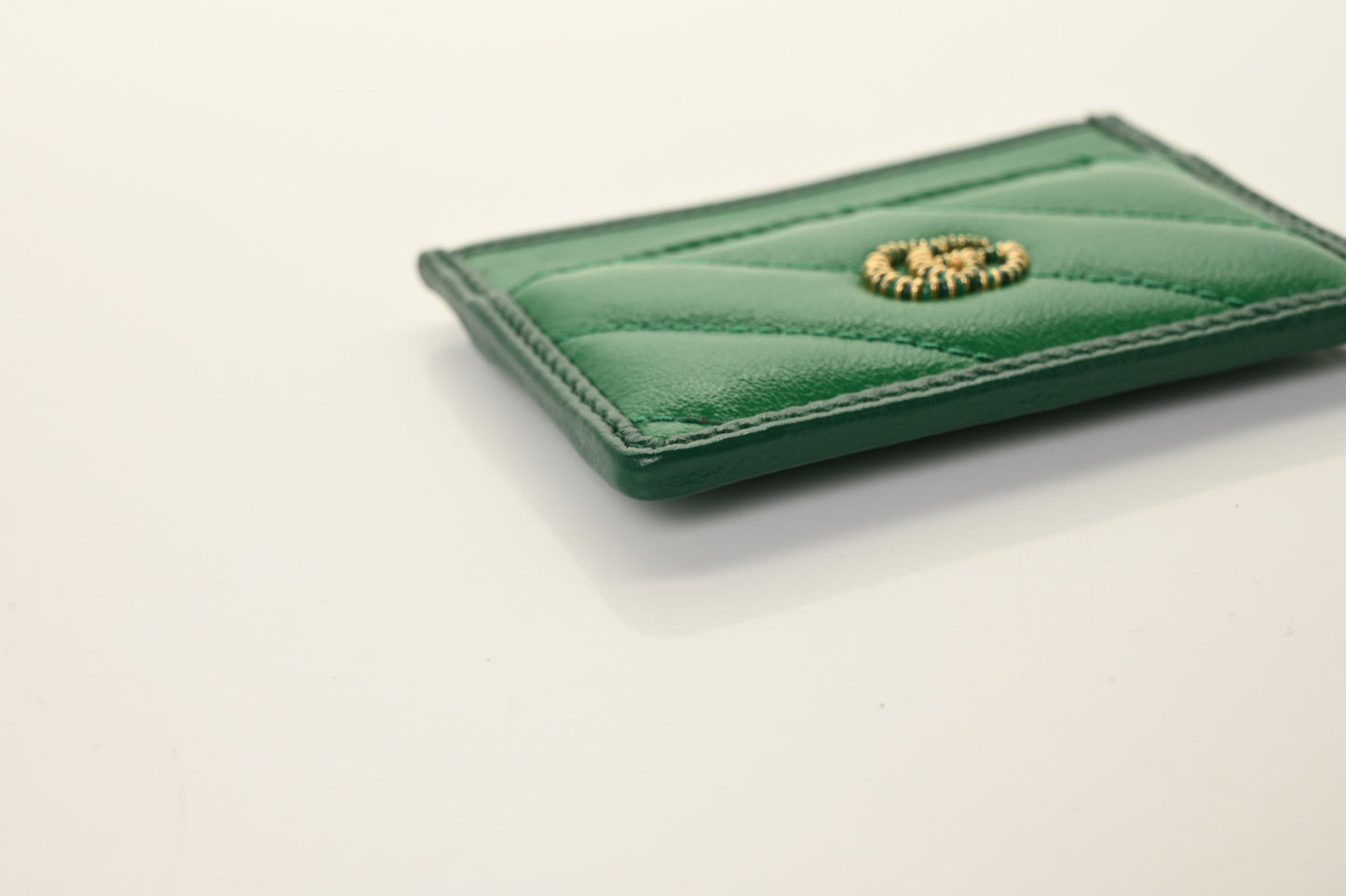 Azalea Calfskin Enamel Matelasse Diagonal Torchon GG Marmont Card Holder New Shamarock Emerald