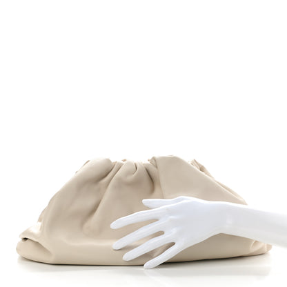 Bottega Veneta Smooth Butter Calf The Pouch Oversized Clutch Plaster 2 of 8