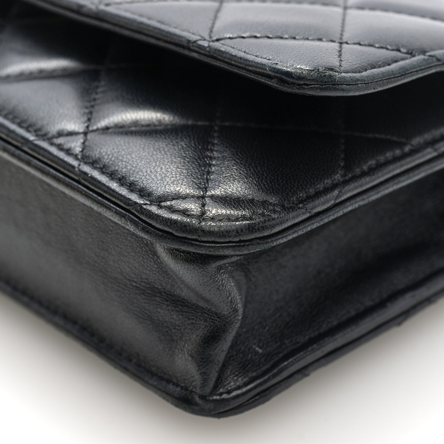 Lambskin Quilted CC Pearl Crush Wallet on Chain WOC Black