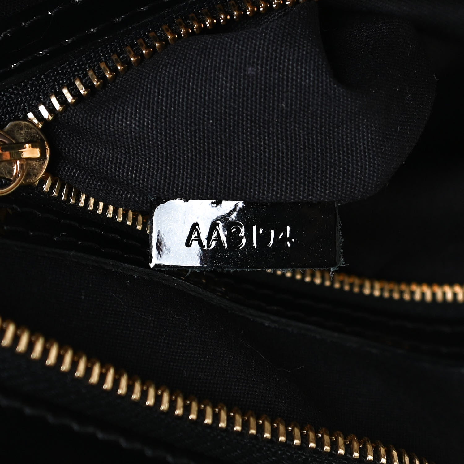Louis Vuitton Vernis Brea MM Black 7 of 13