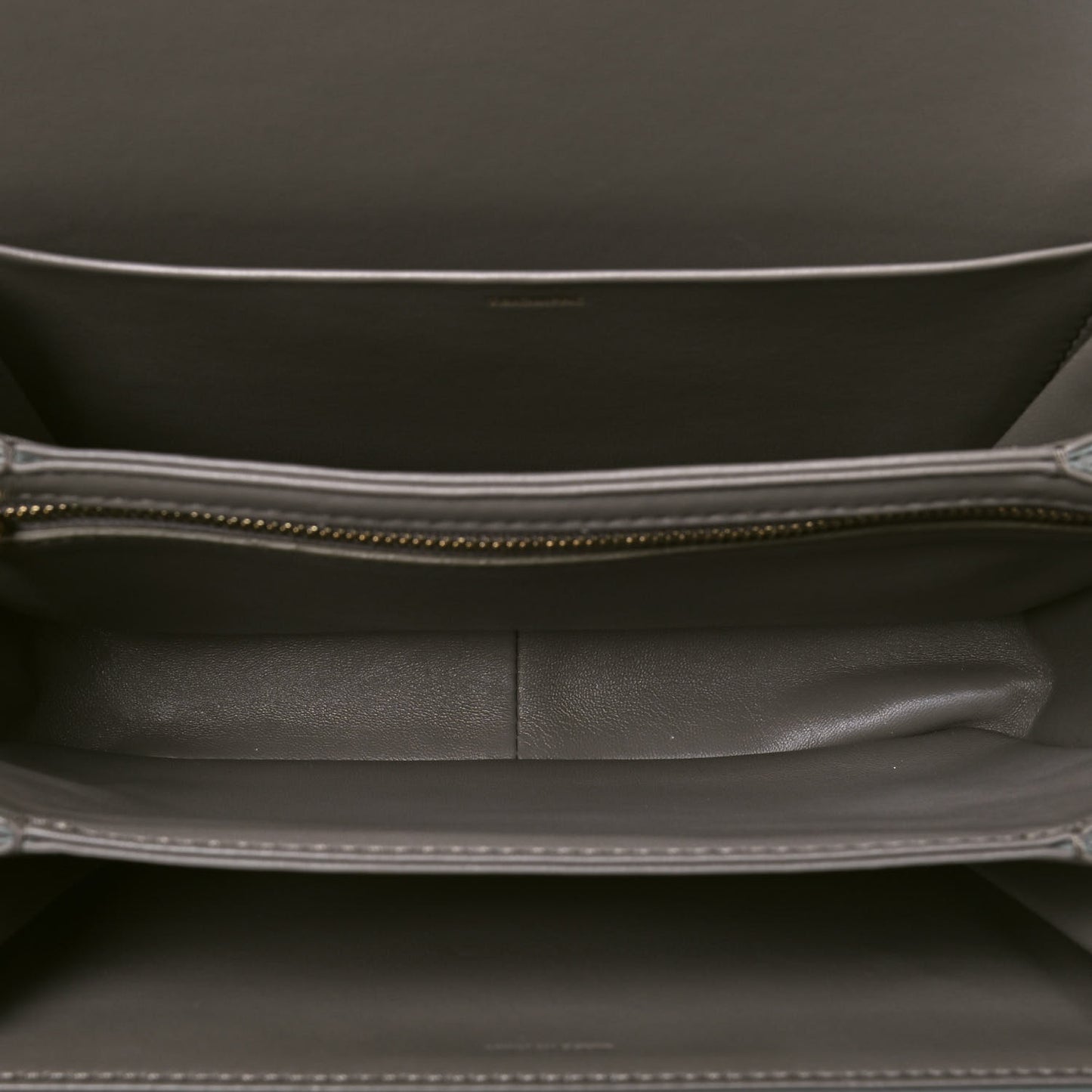 Shiny Calfskin Medium Triomphe Pebble