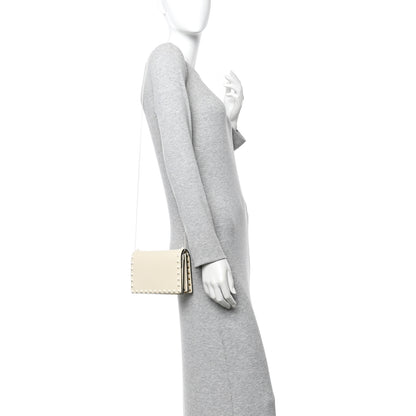 Valentino Garavani Calfskin Lacquer Monochrome Rockstud Wallet On Chain Ivory 2 of 11