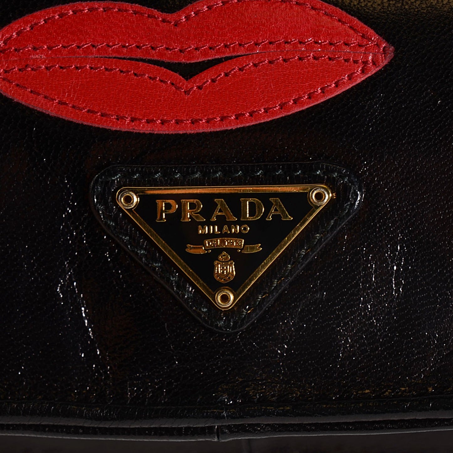 Madras Embroidered Lips Flap Bag Nero Rosso