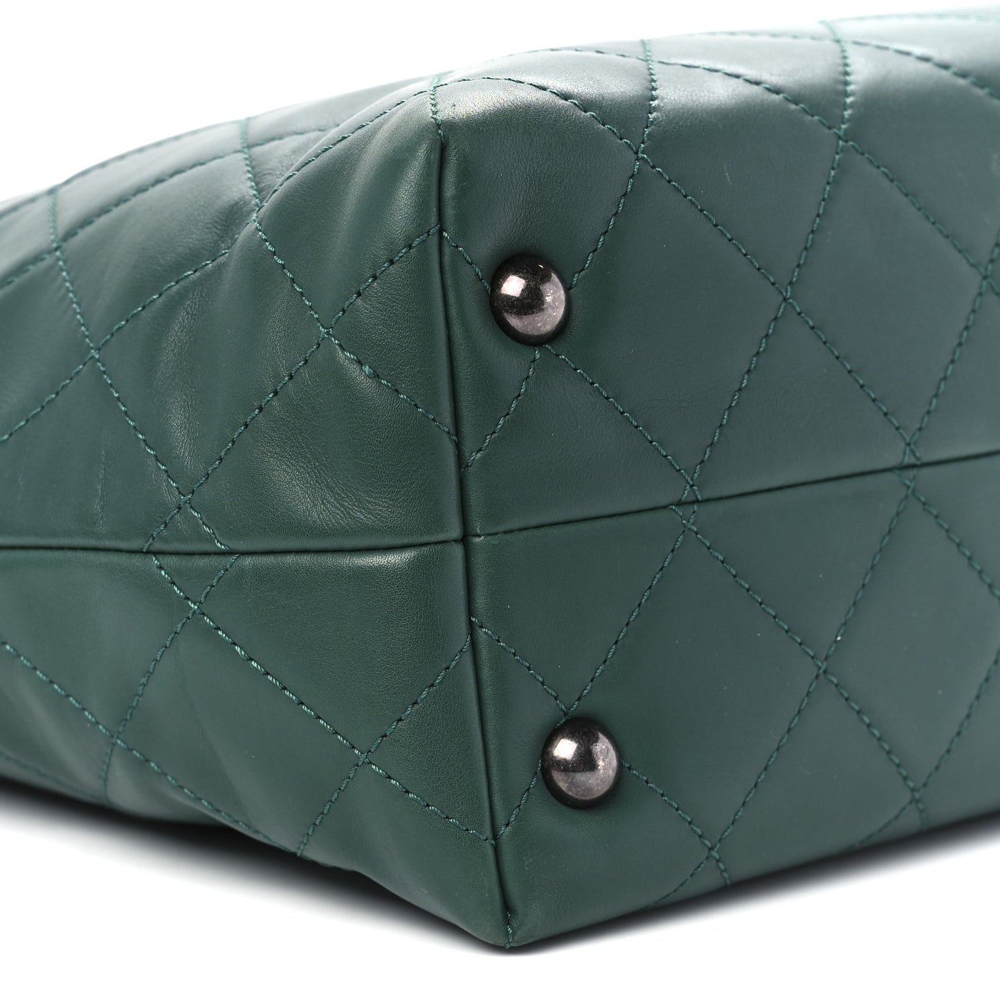 Calfskin Quilted Large Shopping In Chains Tote Green